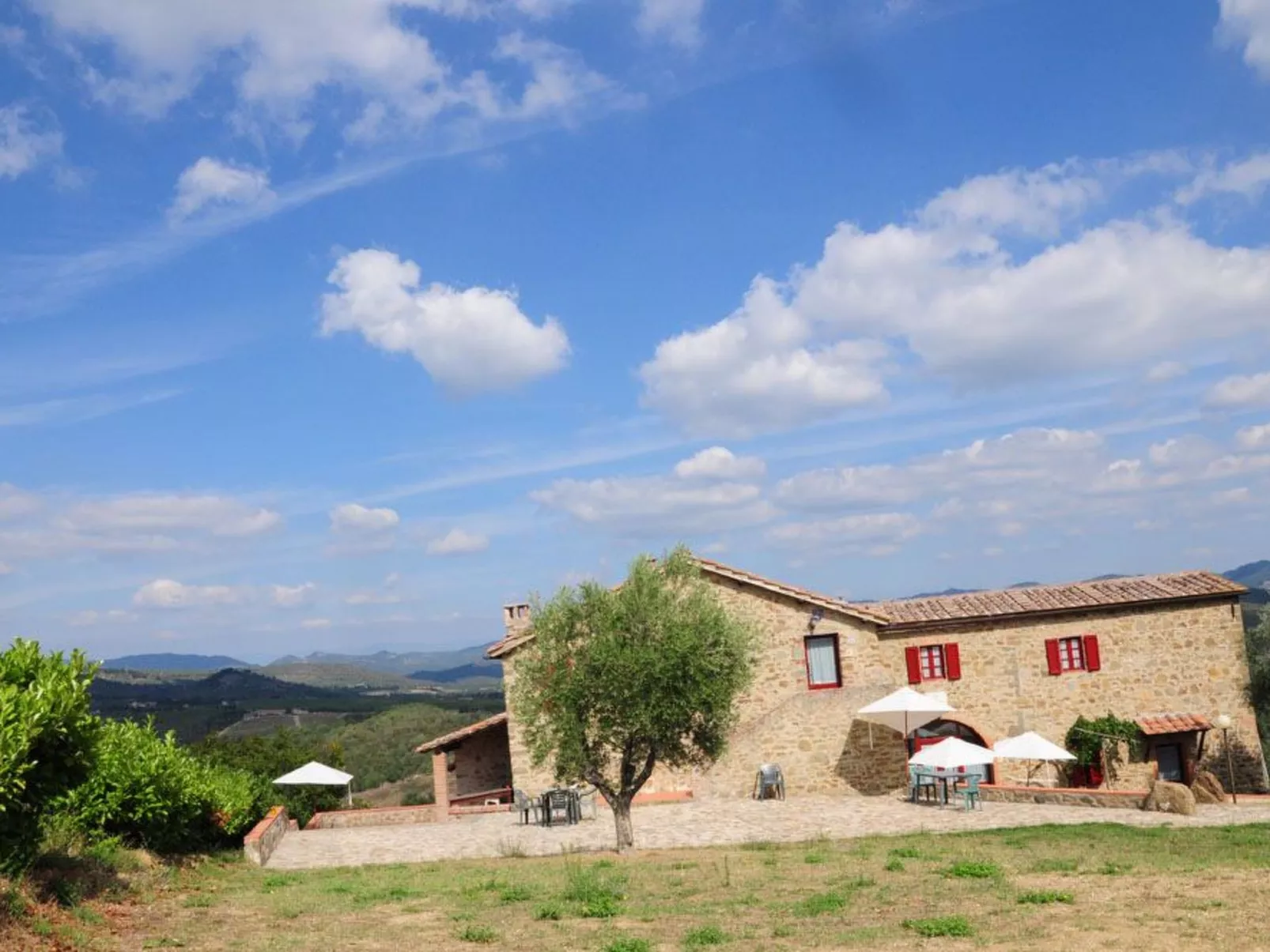 Schloss Selvole B4-Draußen