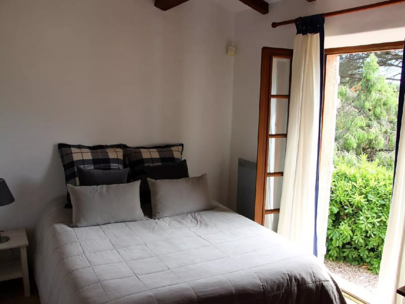 Charmante Villa mit Pool und Golfplatz-Inside