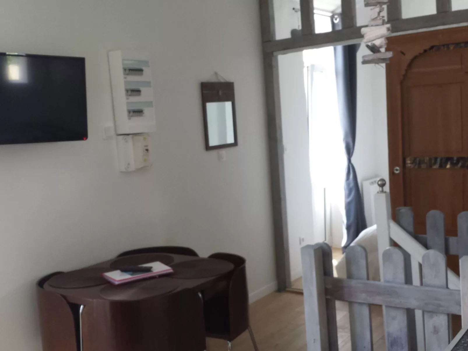 Schöne Unterkunft mit Terrasse in der Nähe des Meeres - Inside