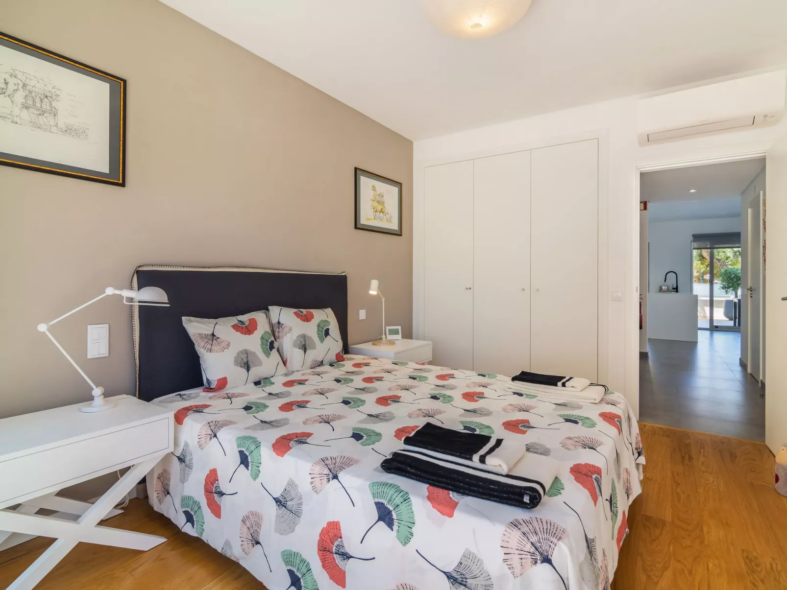 Garten Design brandneue Wohnung mit Pool-Drinnen