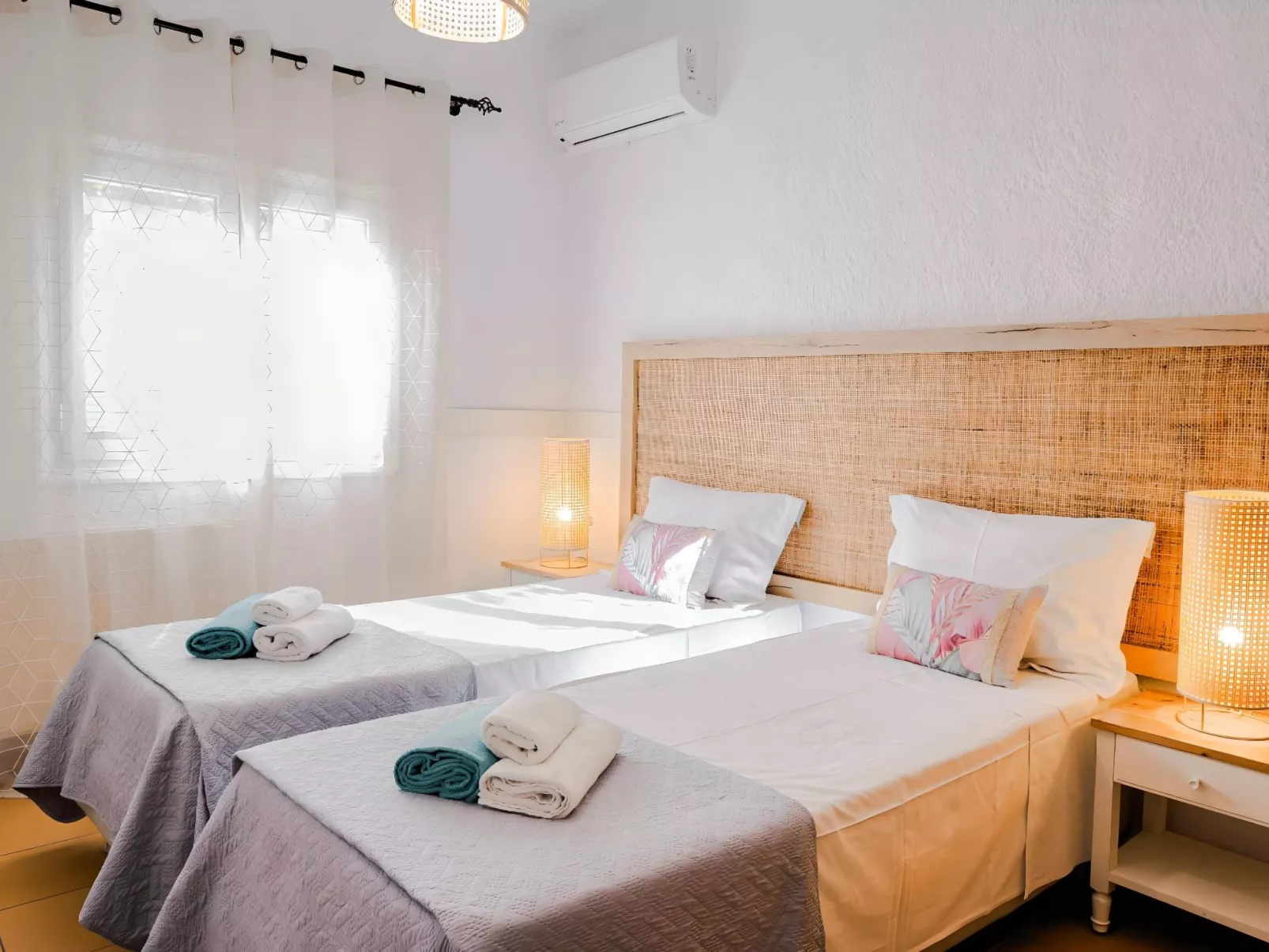 "Cretan Lodge" mit Blick auf das Wasser-Inside