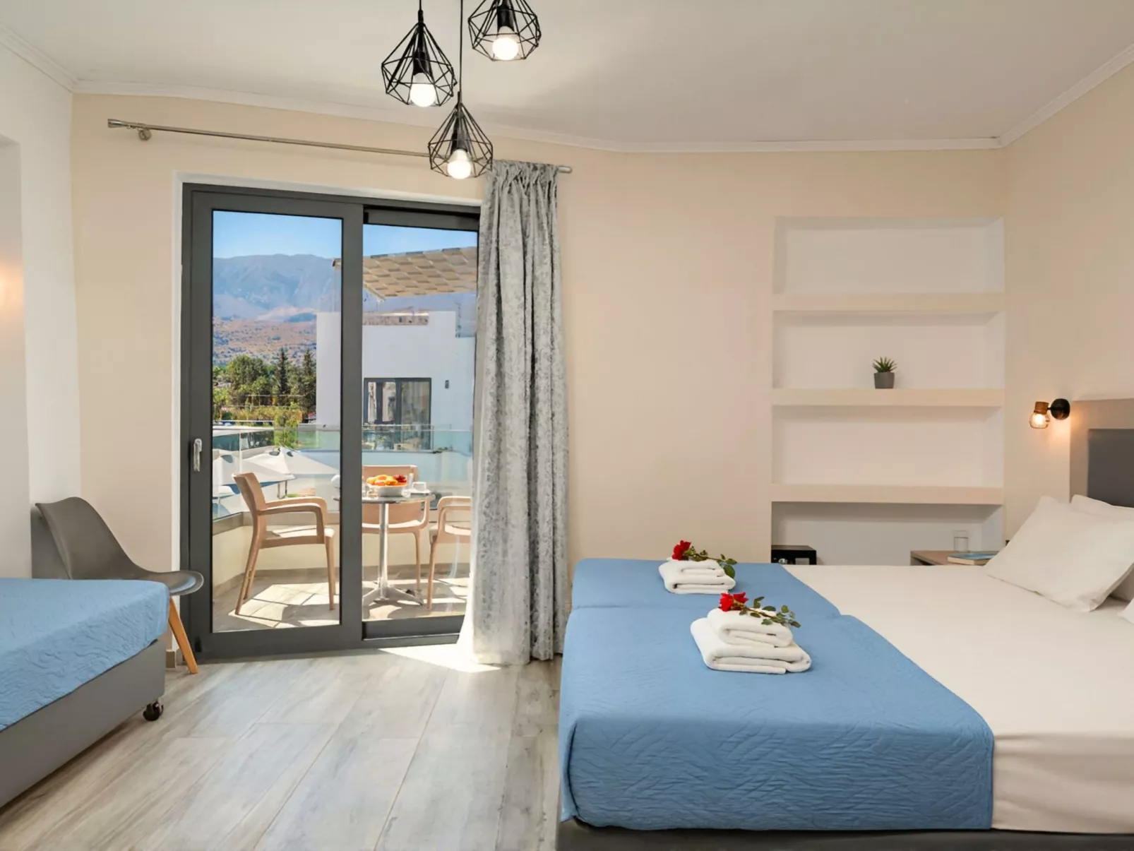 Pnoe Beachside Studio-Drinnen