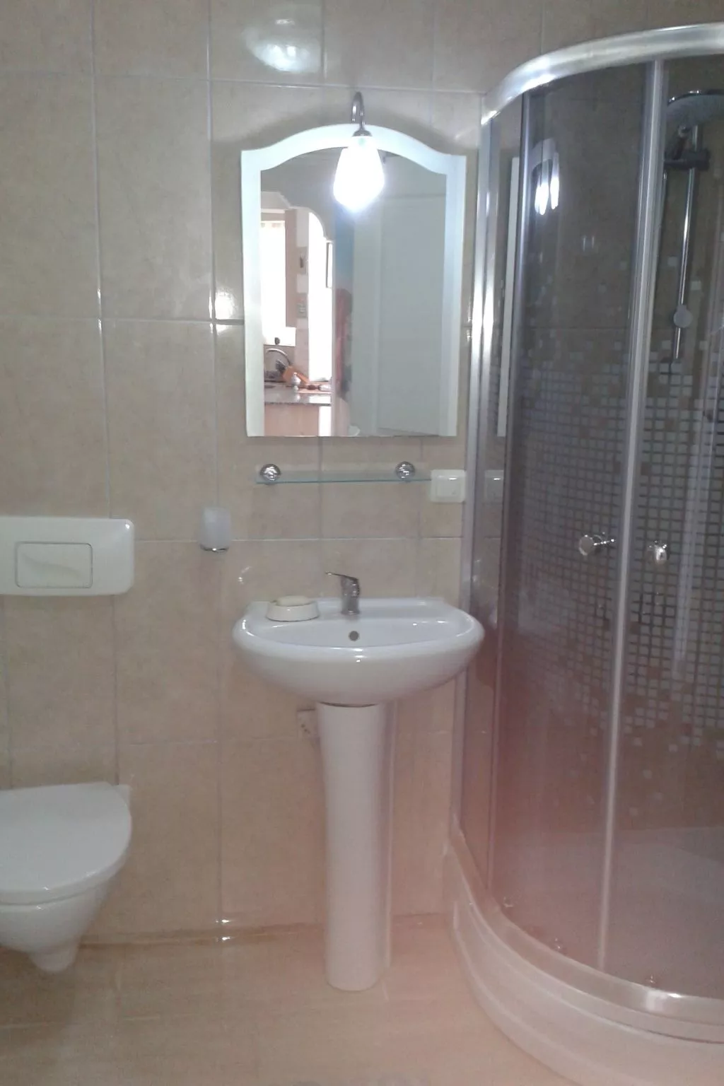 Strandnahe Ferienwohnung über zwei Etagen - Drinnen