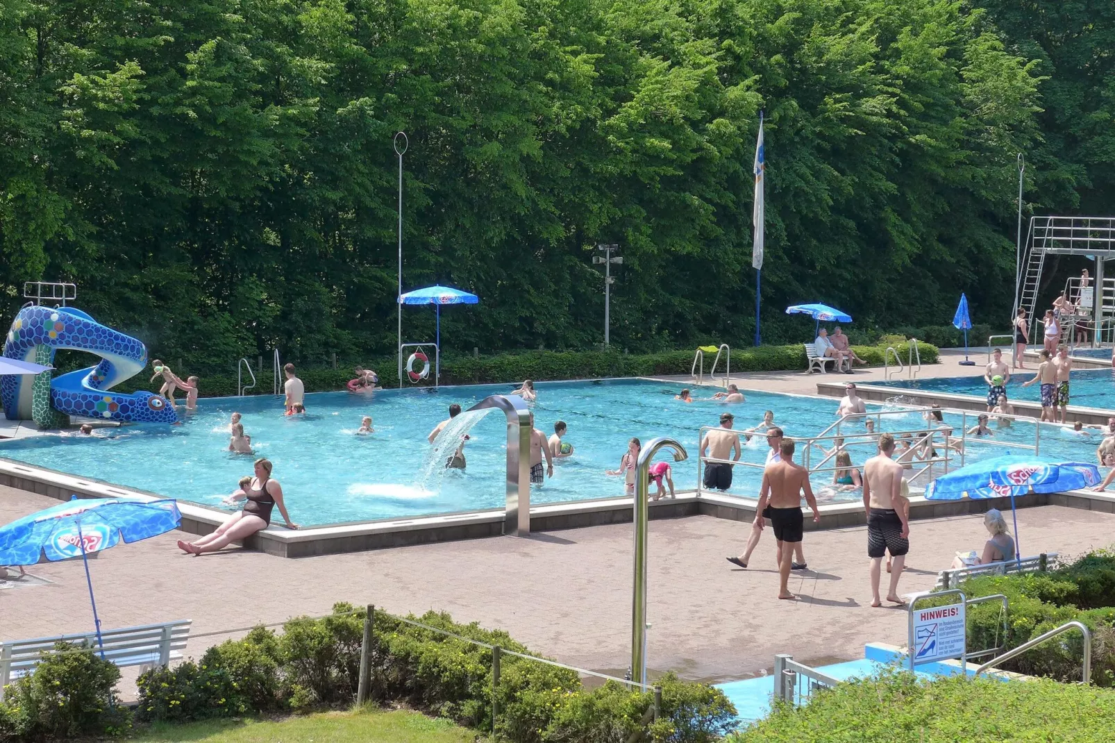 Bungalow Typ B 4P - Camping Park in der Eifel-Schwimmbad