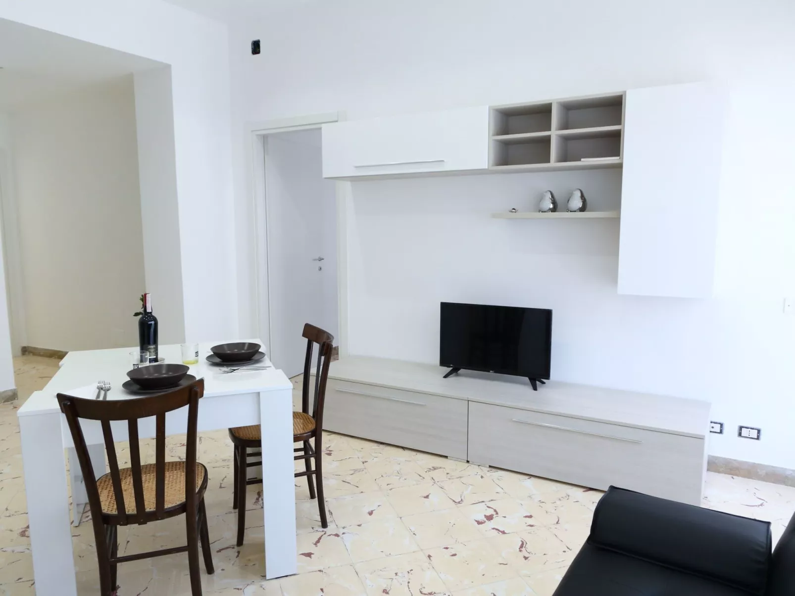 Balcone Giglio-Inside