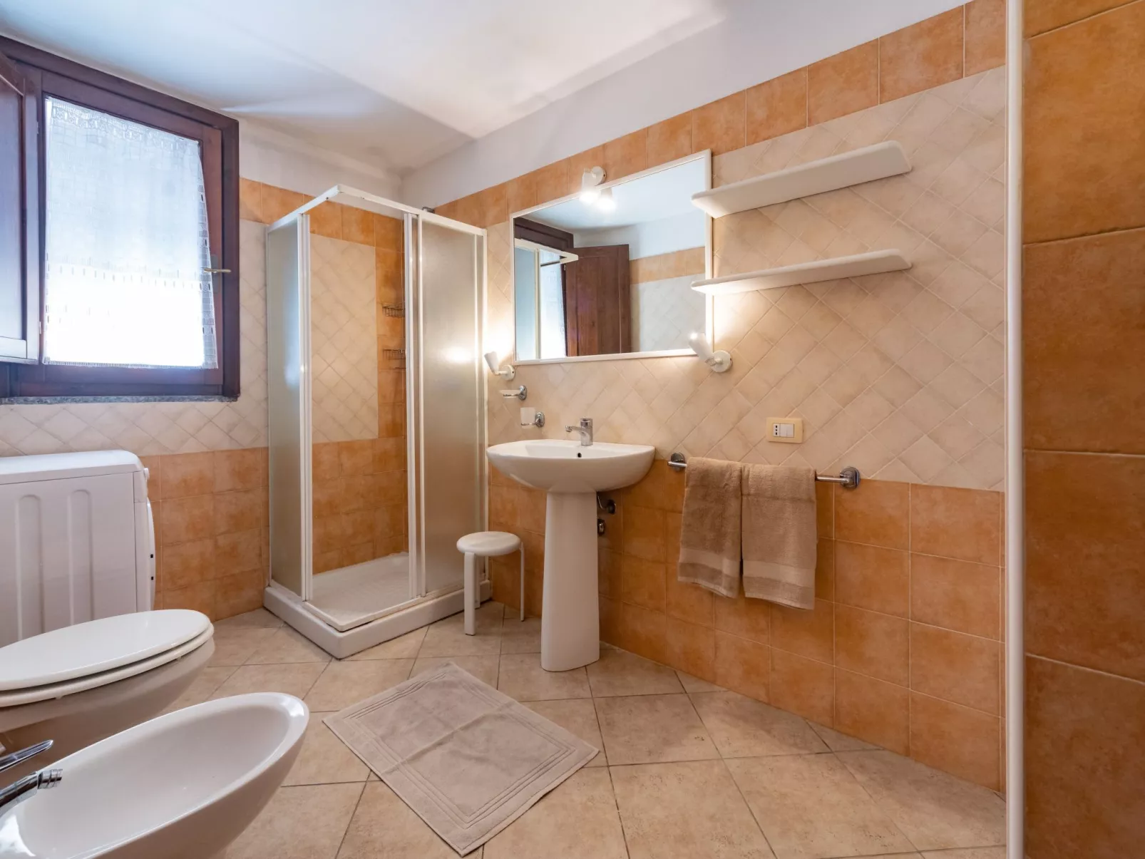 CASA NIU ASTORI-Drinnen