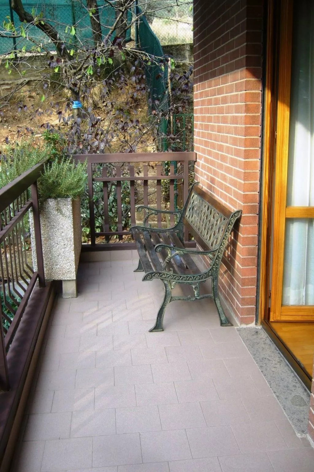 NICE LITTLE FLAT IN THE  GREENERY  IN PERUGIA-Dehors