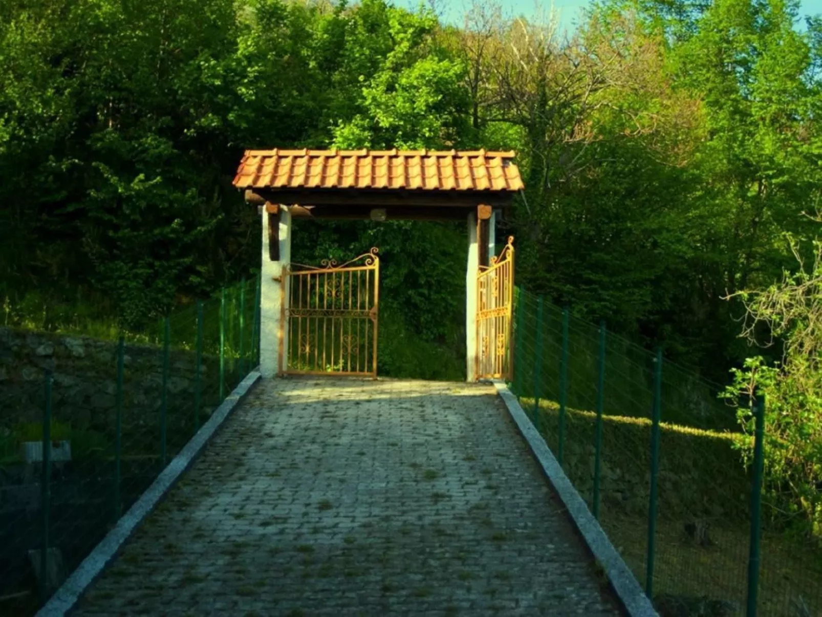 Panoramahaus zwischen den Cinque Terre und Portofino-Image-tags.info