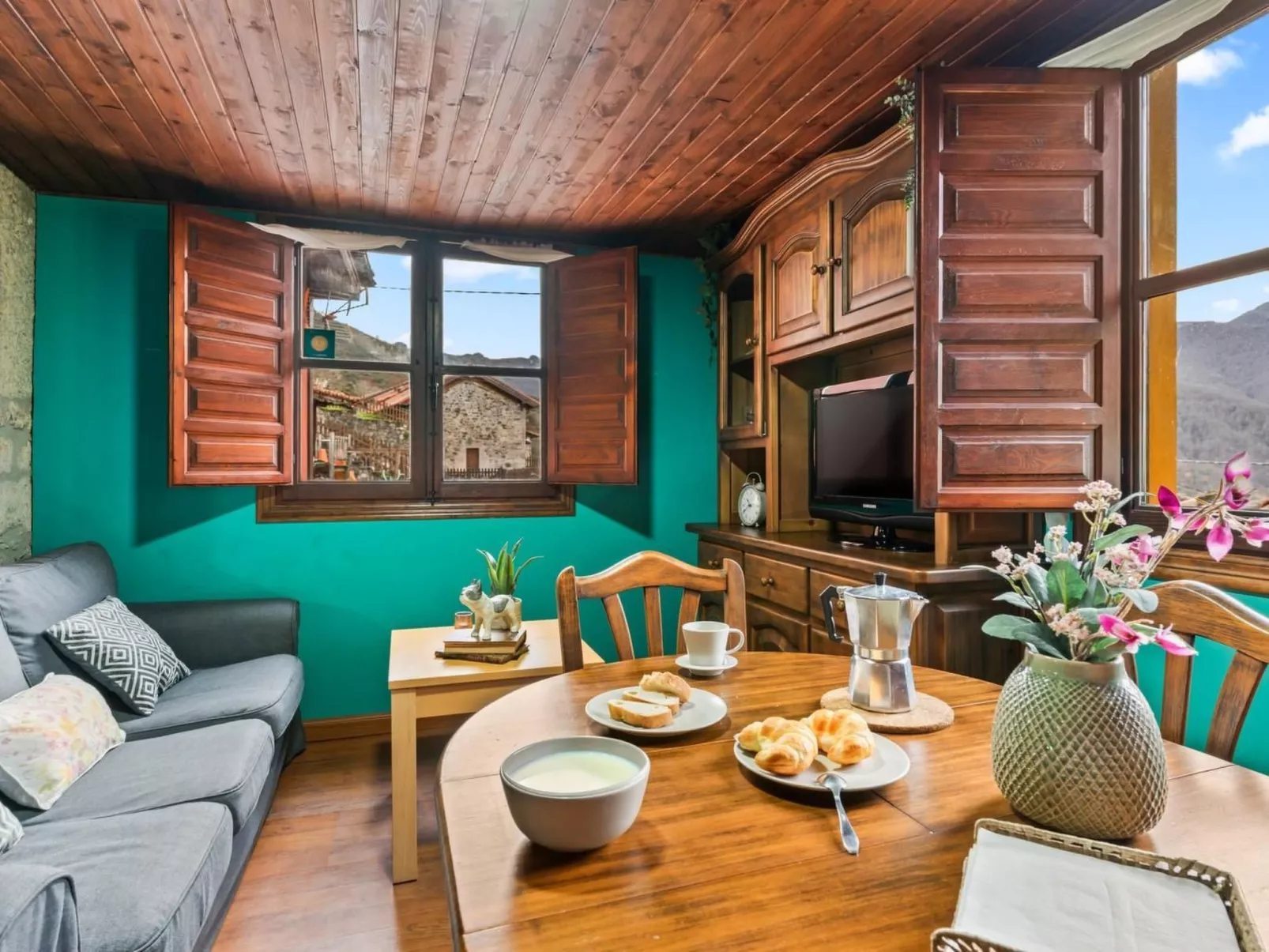 Montegrande, Berghaus in idyllischer Lage-Inside