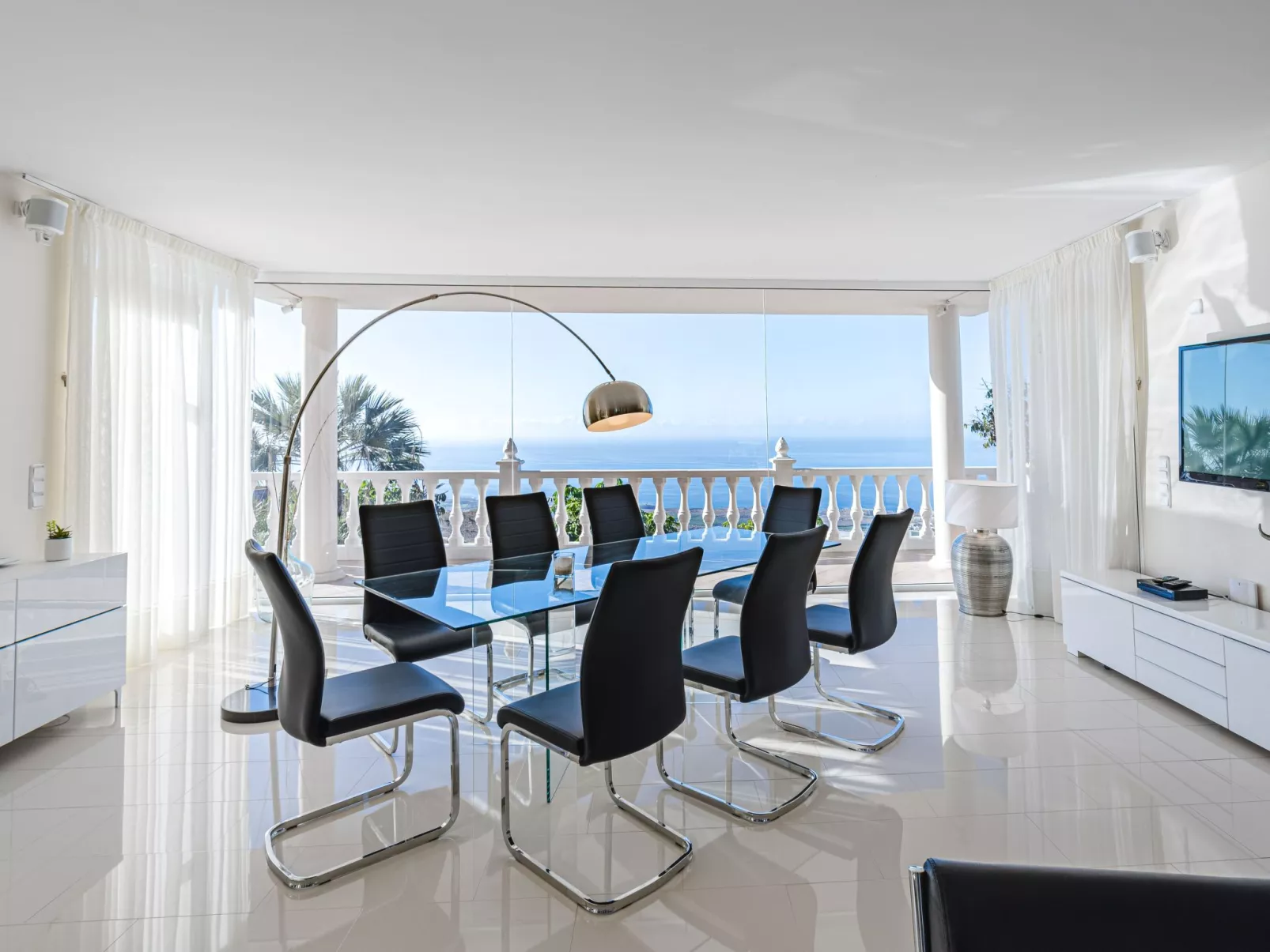 Luxusvilla mit fantastischem Meerblick-Drinnen