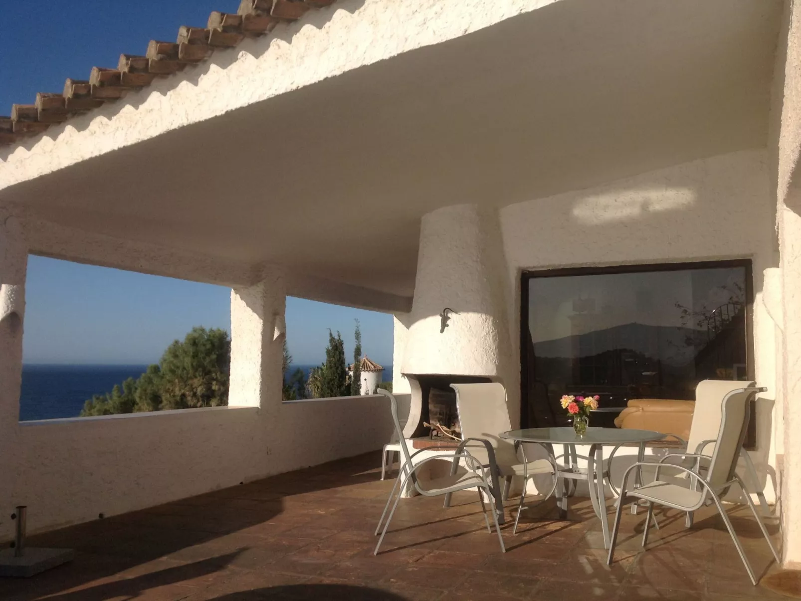 Villa mit außergewöhnlicher Aussicht und beheiztem Pool-Outside