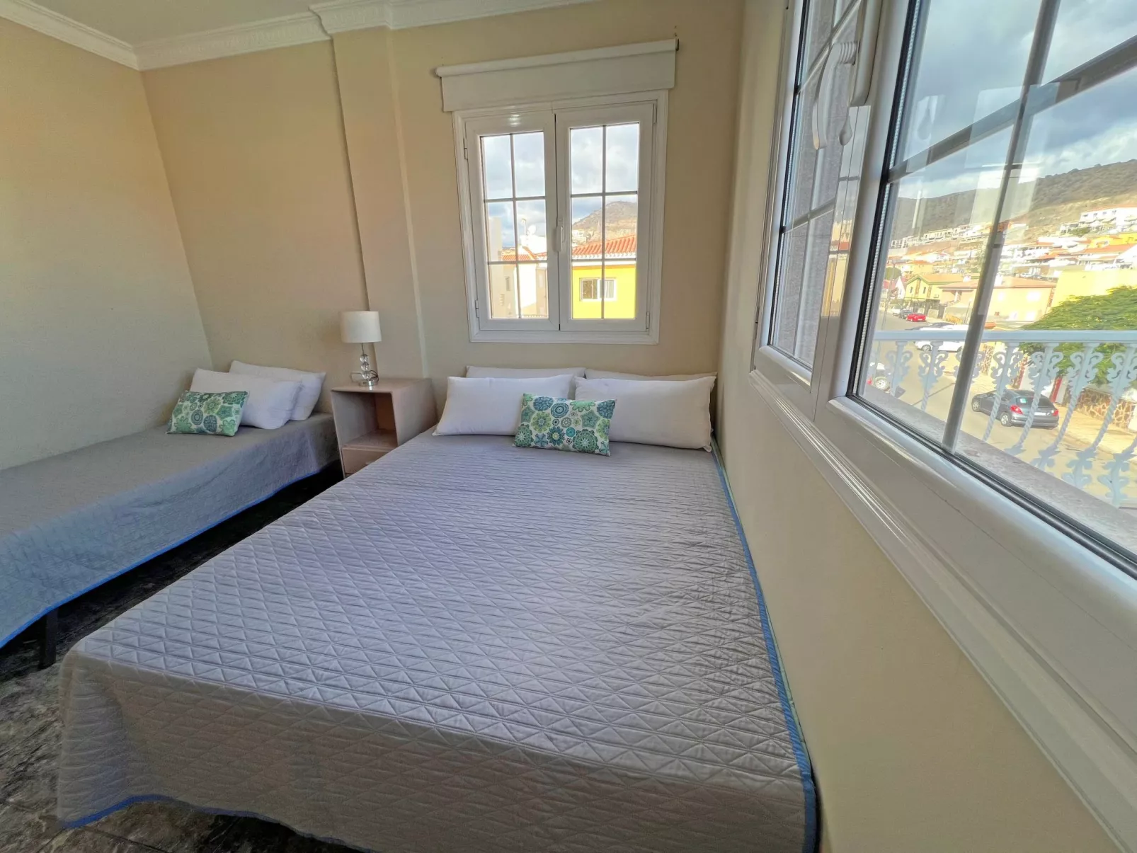 Villa "Esmeralda" mit Garten, Grill und Terrasse-Inside