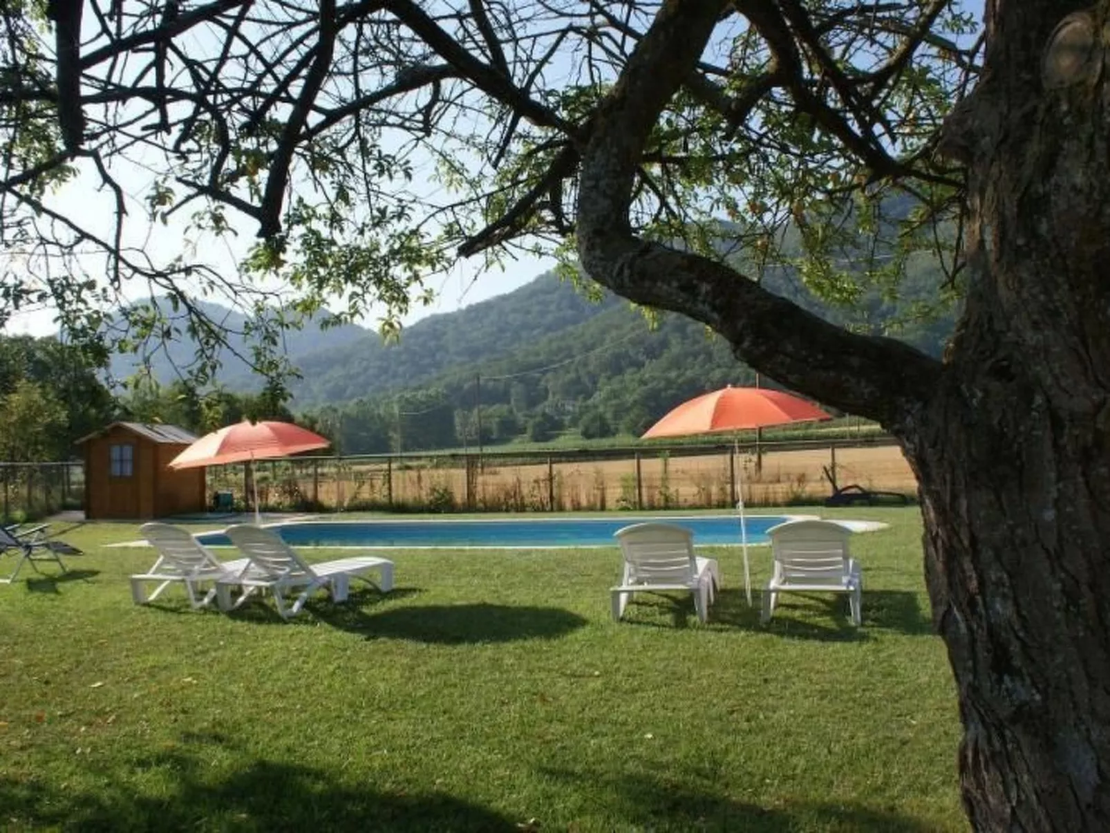 Kleiner Bungalow mit zwei Schlafzimmern.-Outside