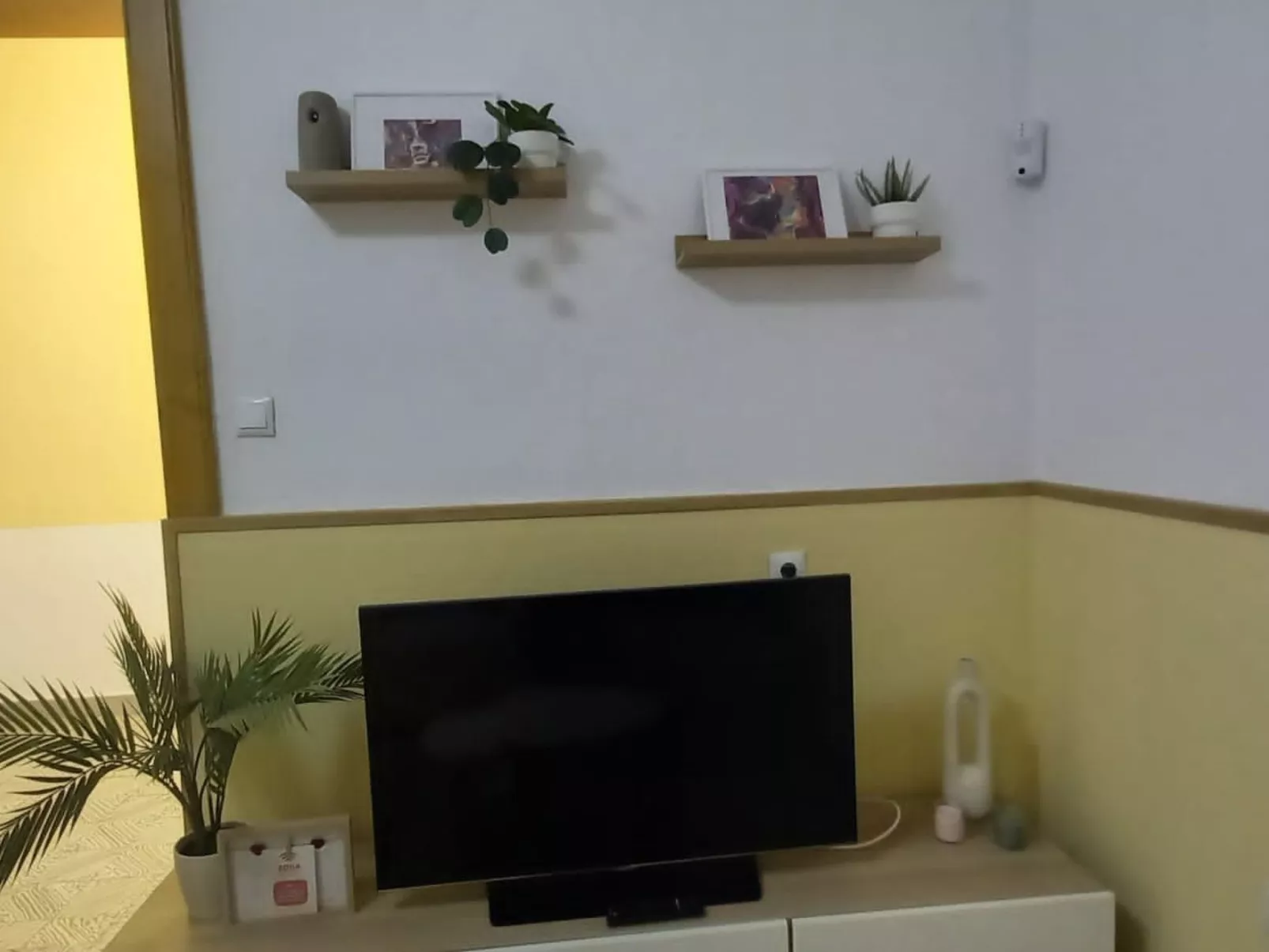 Edara Home - Haus mit privatem Garten-Drinnen