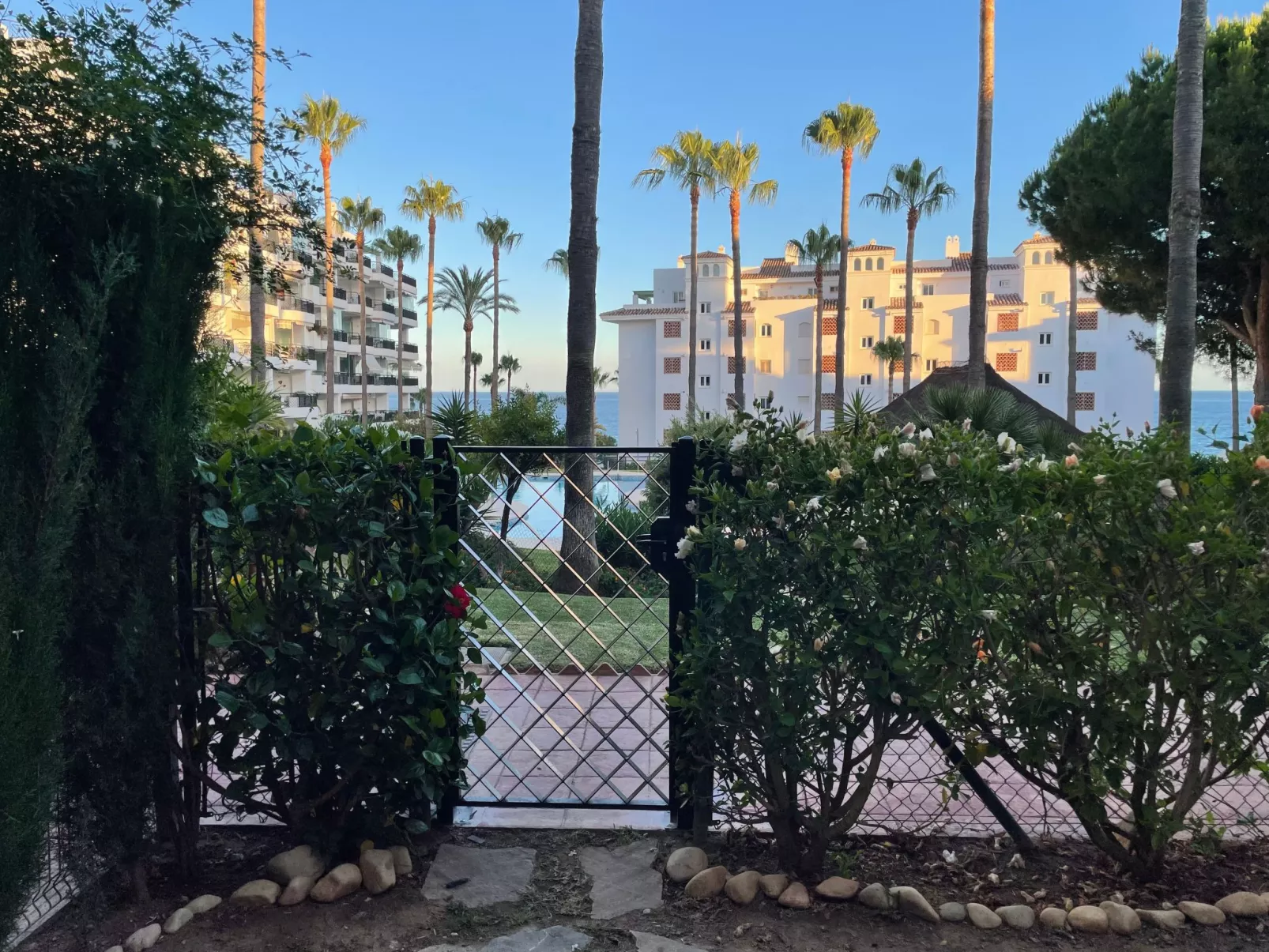 "Mi Capricho".-Outside