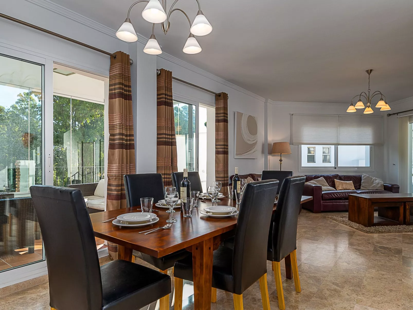 Appartement mit Terrasse-Dedans