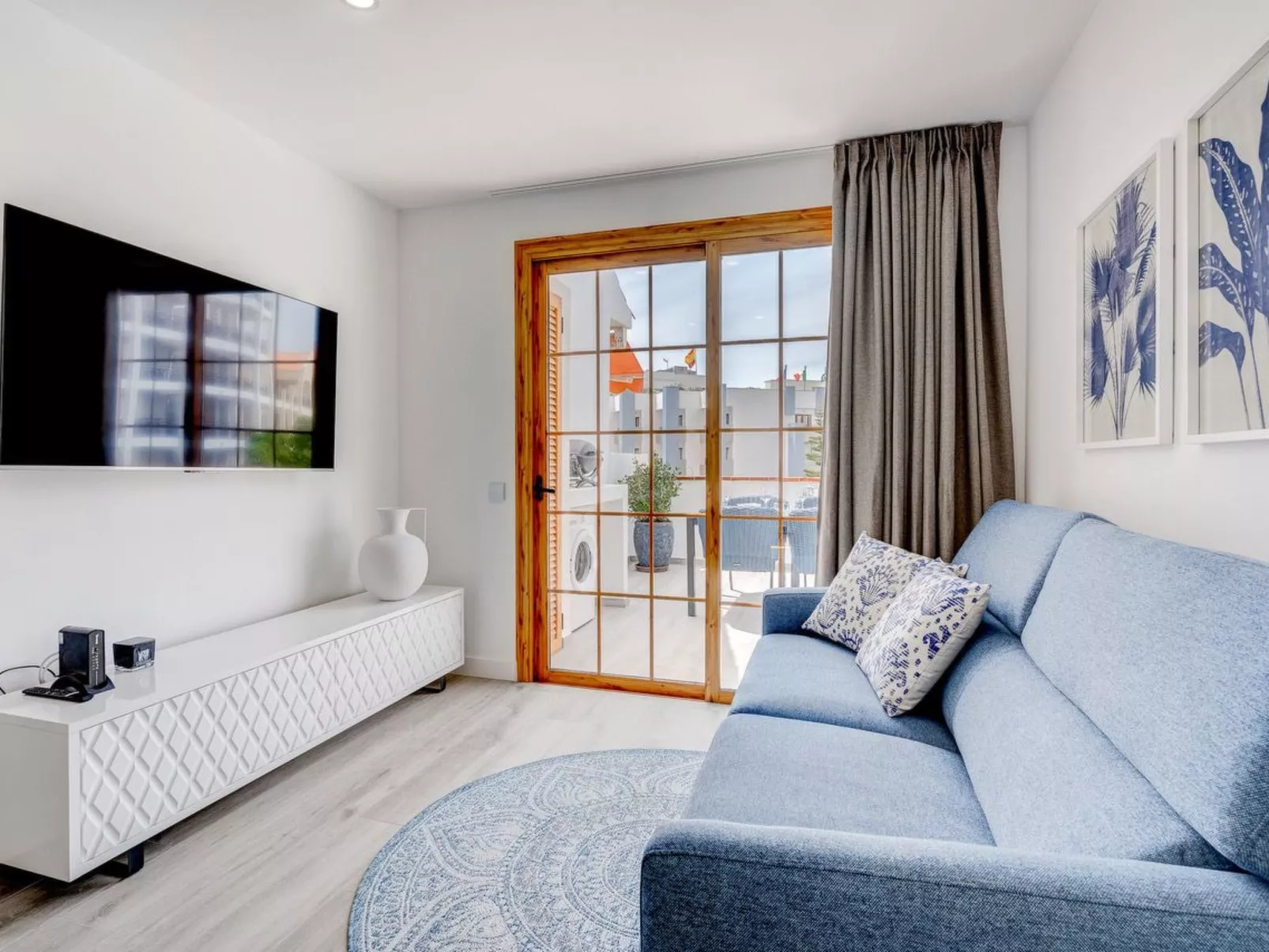 Los Diamantes-Inside