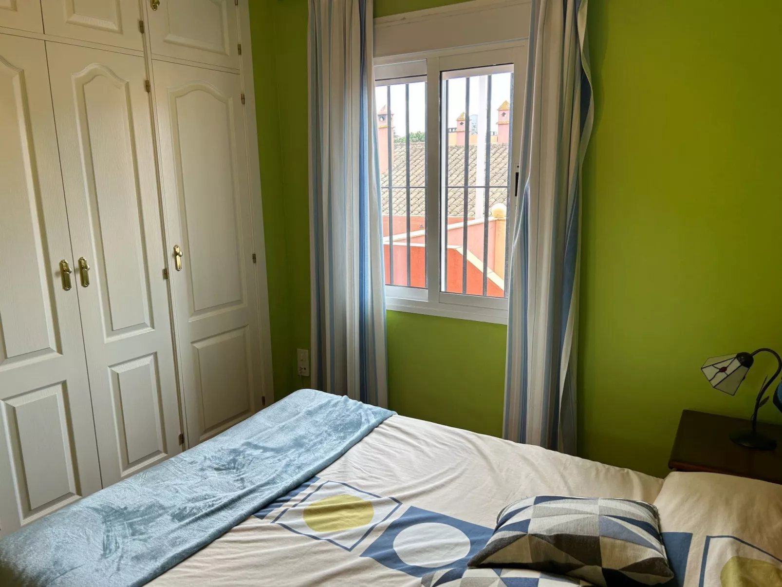 In der Nähe des Golfplatzes-Drinnen