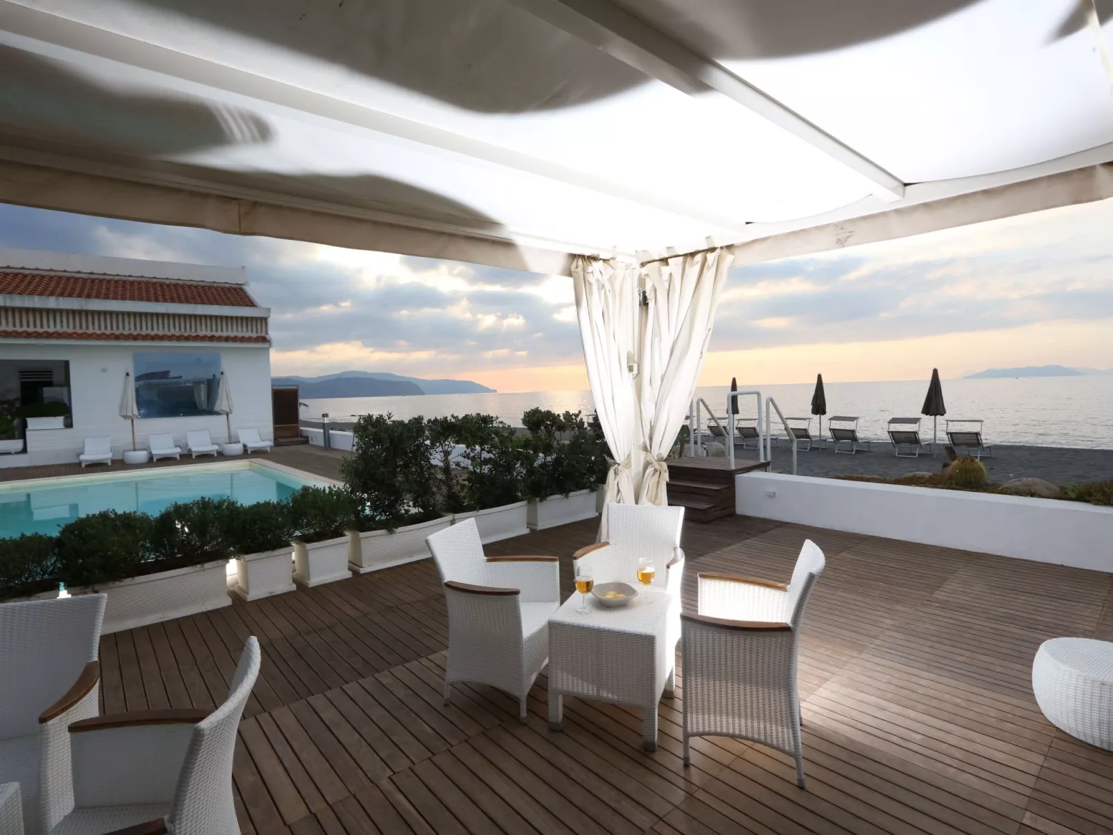 Wohnung mit Grill, Terrasse und Pool-Image-tags.info