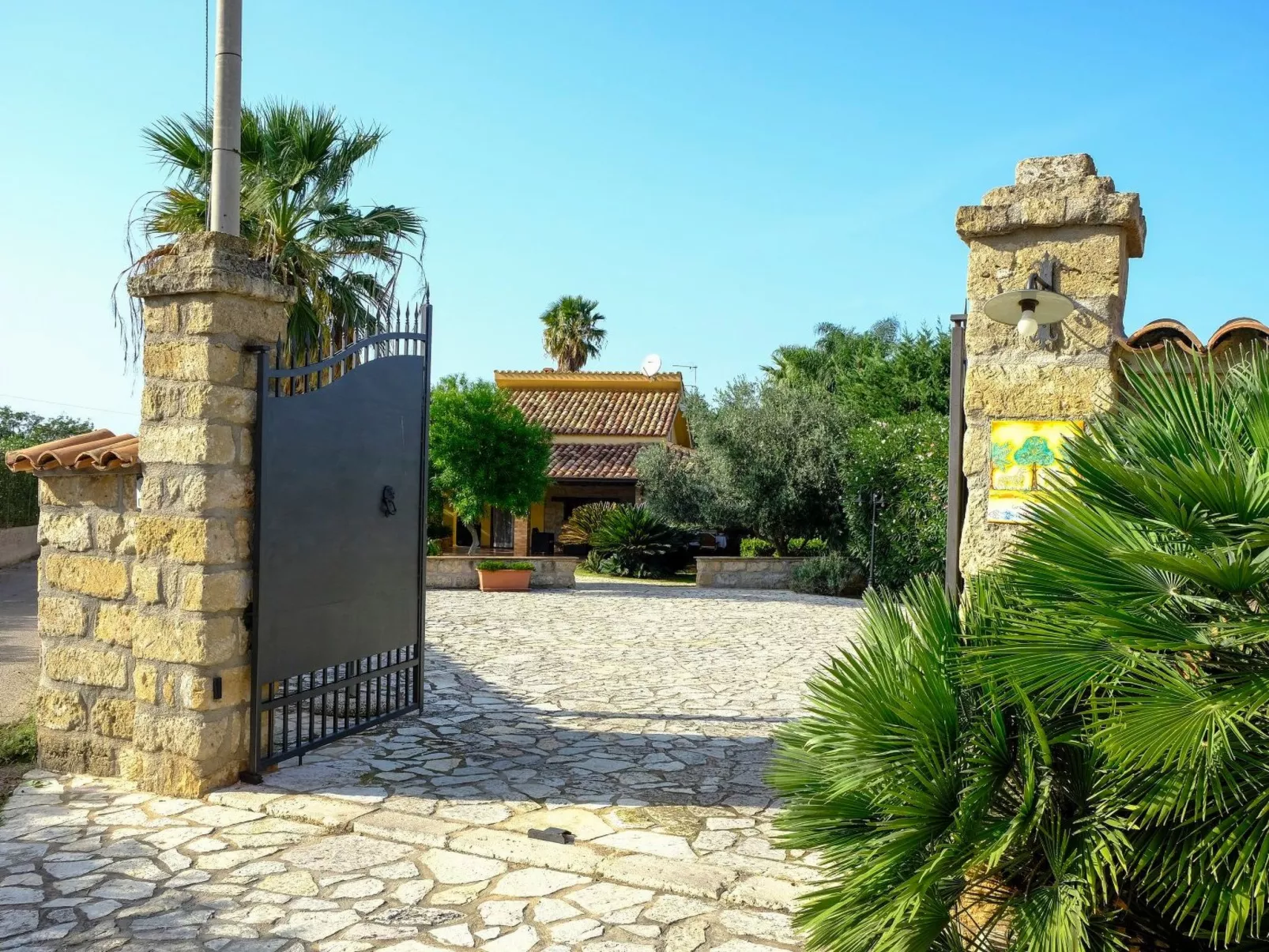 "Carta Fashion" mit eigenem Pool-Image-tags.info