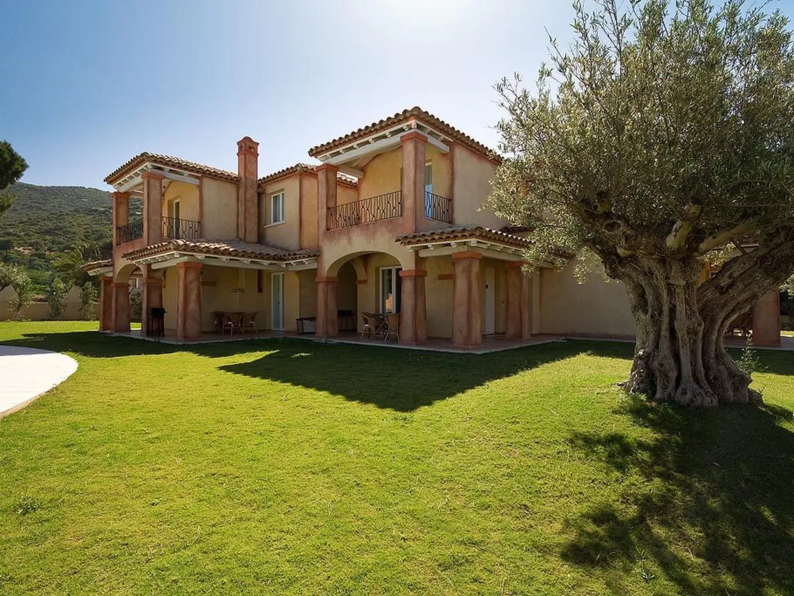 'Ost' mit Balkon-Draußen