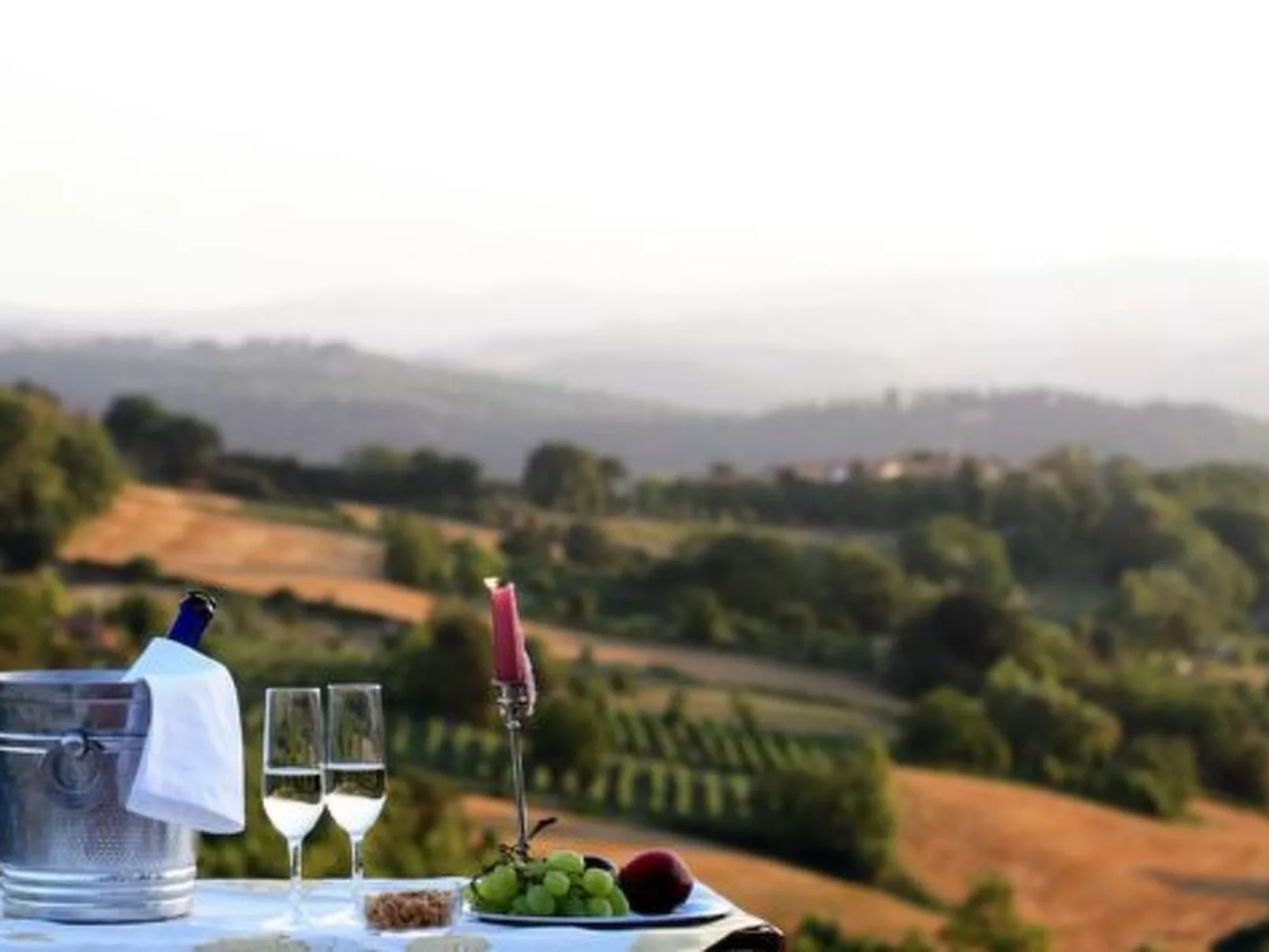 Wohnung in einem Ferienhaus mit Schwimmbad im Herzen der Toskana.-Dehors