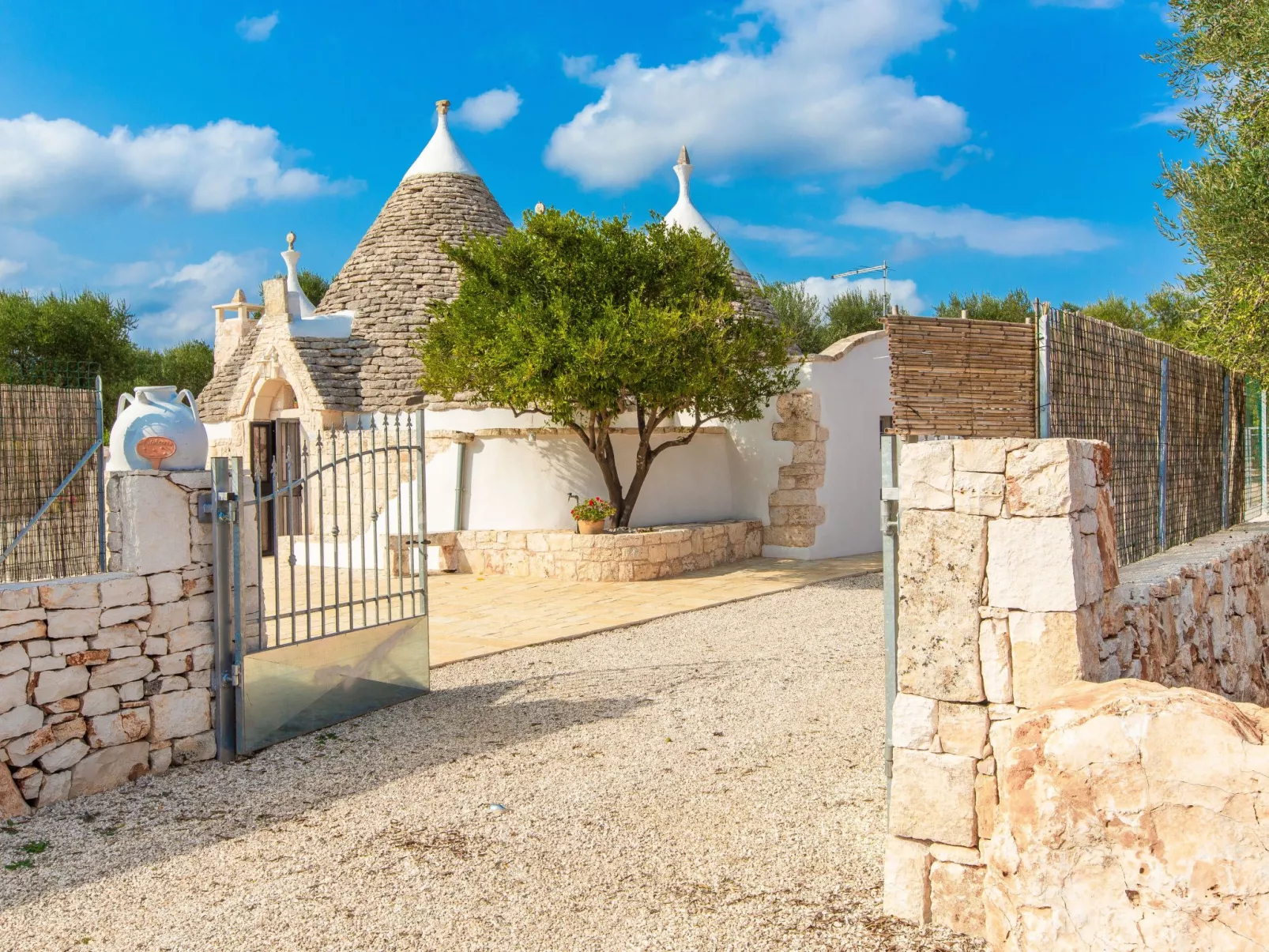 TRULLO  mit pool OSTUNI: Kostenlos: Bettwäsche und Handtücher, 2 Fahrräder, 1 H-Draußen