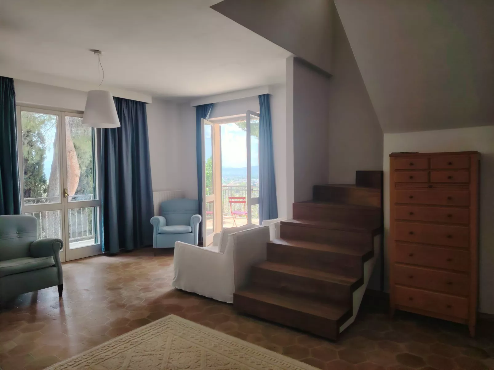 Ferienvilla casaRegina bb mit Panoramablick auf den Hügel-Dedans