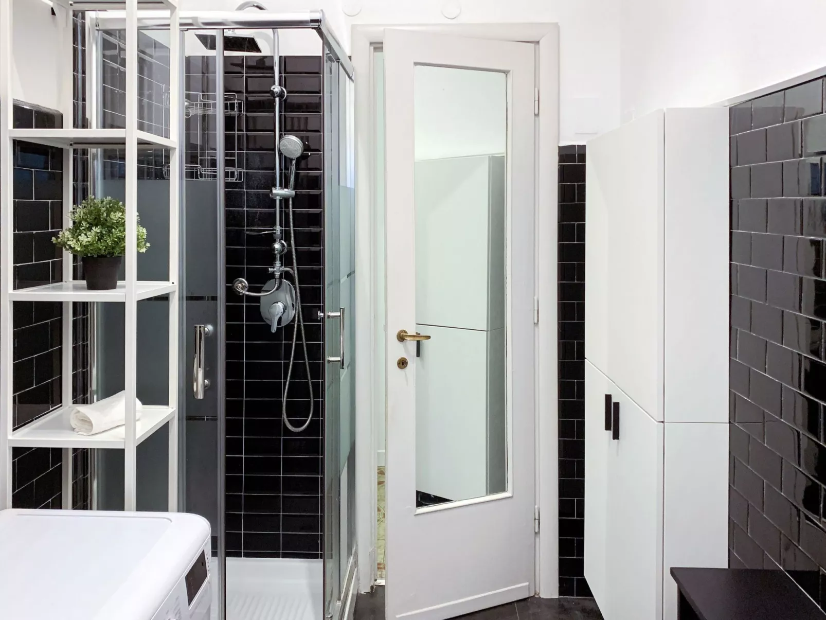 Ein-Zimmer-Wohnung 'Milan' mit Balkon-Drinnen