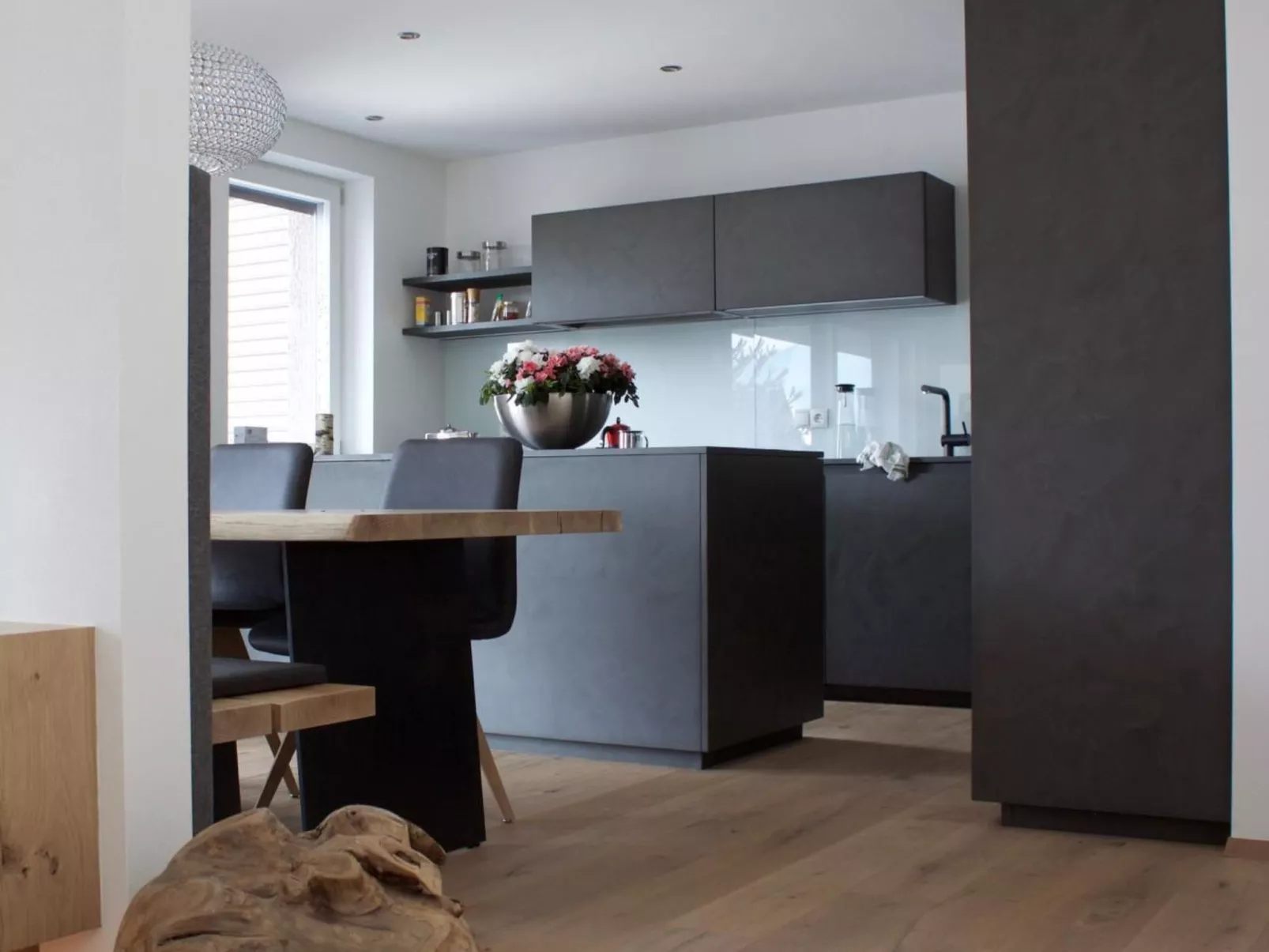 Apartment mit Balkon-Drinnen