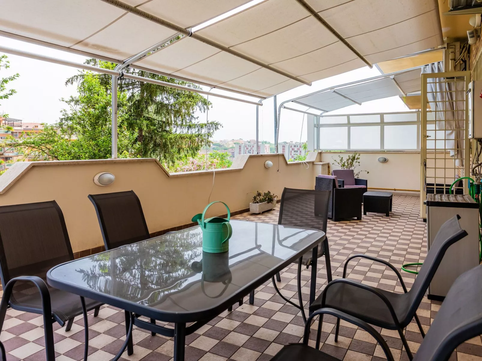 Wohnung mit großer Terrasse-Dehors