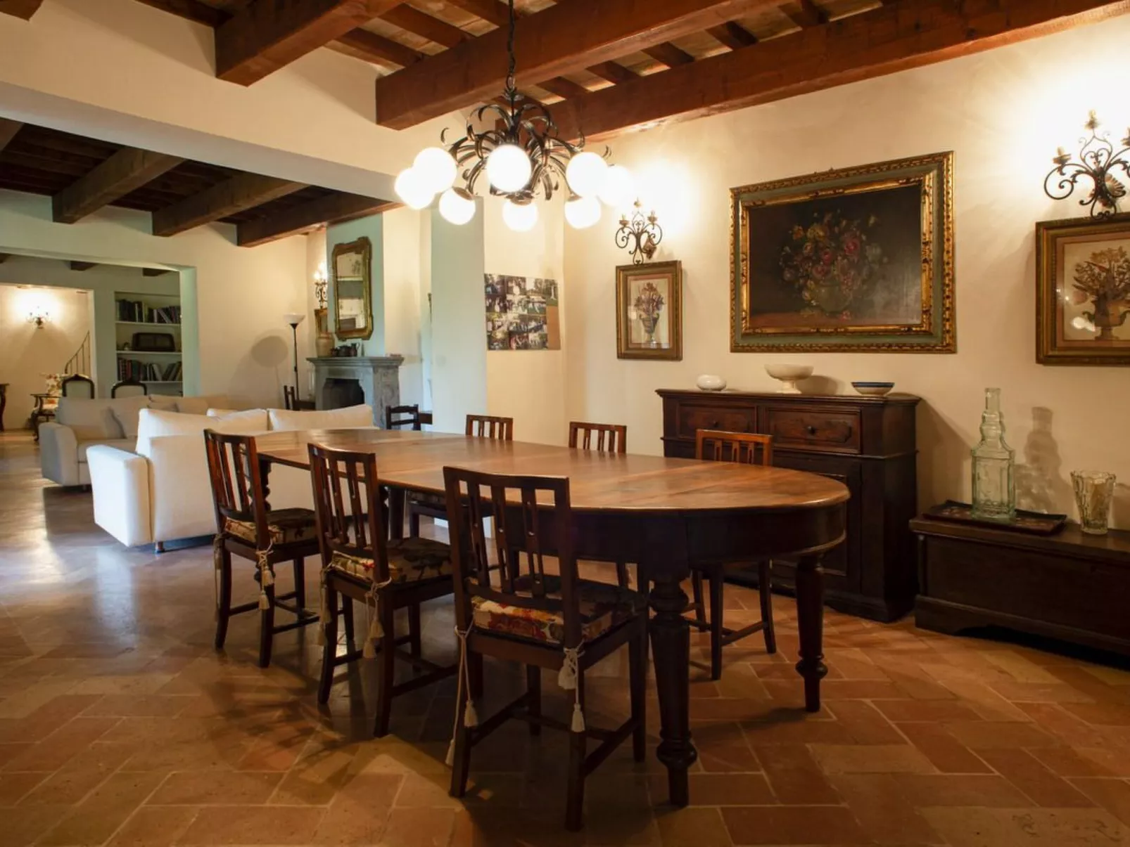 Villa mit privatem, halb versenkbarem Pool in Meeresnähe-Inside