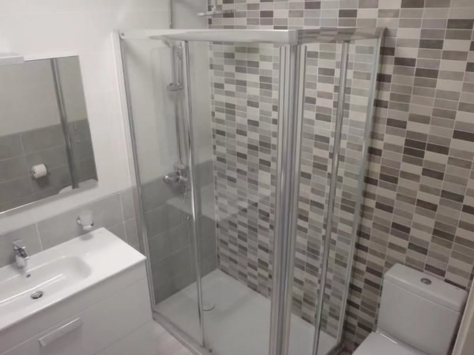 Schöne Wohnung mit Sonnenterrasse und Meerblick-Dedans