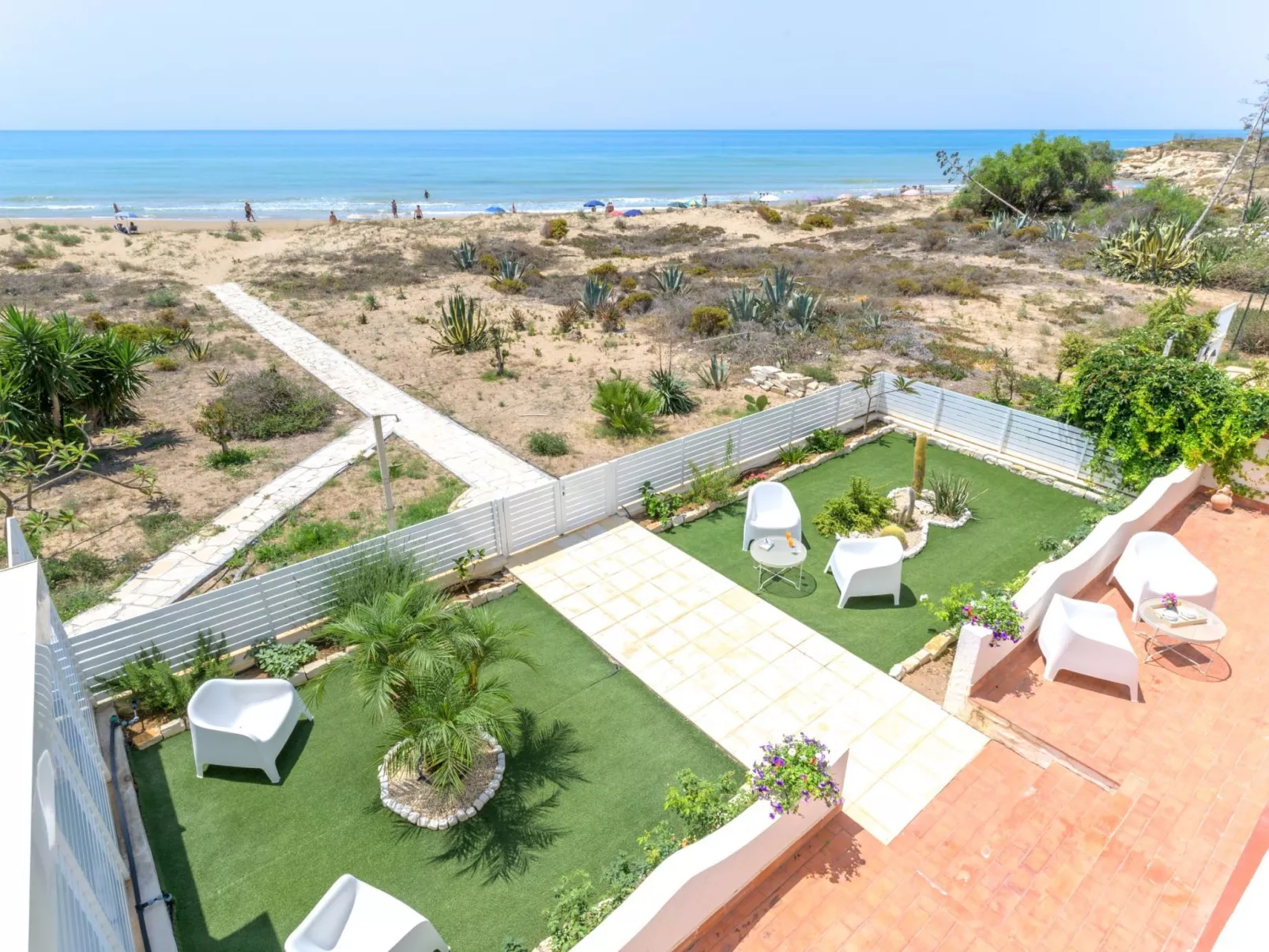 Villa am Sandstrand von Punta Secca-Image-tags.info