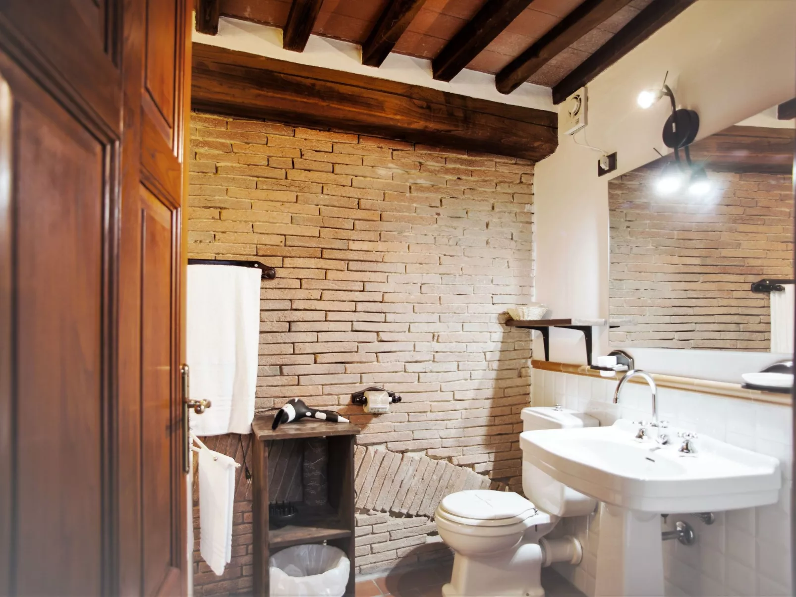 Sperior Zwei-Zimmer-Wohnung-Drinnen