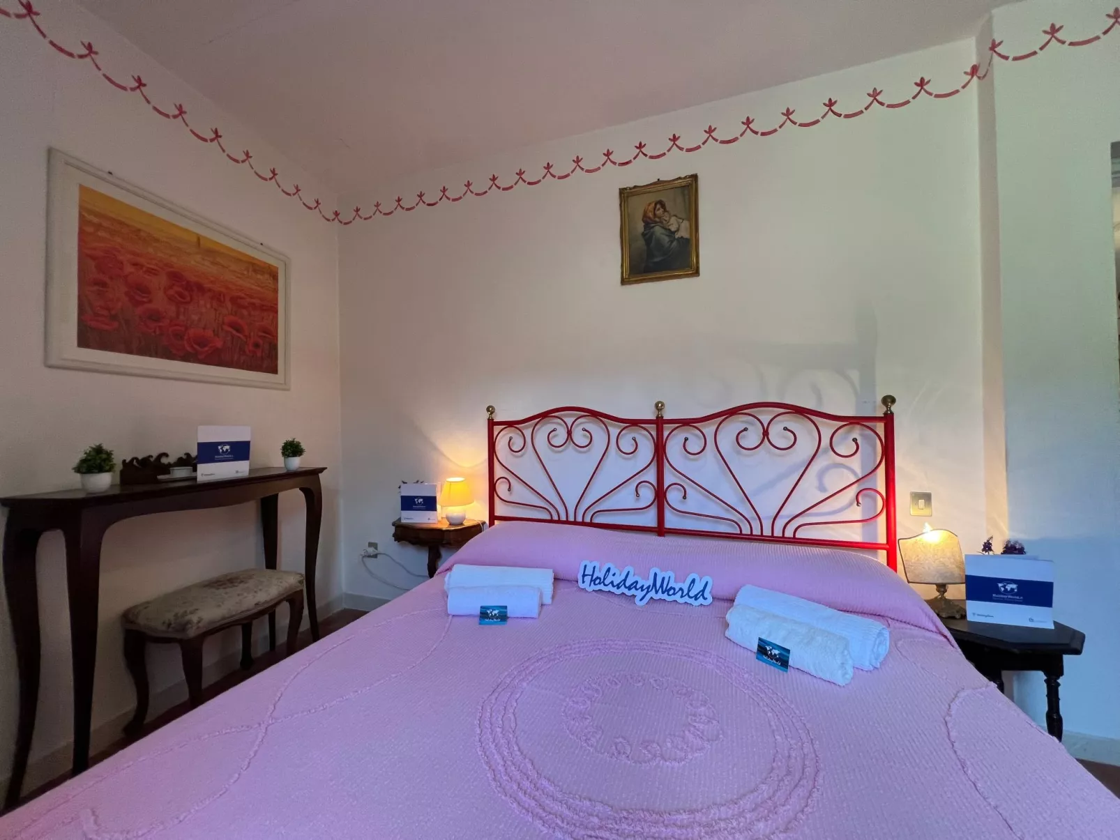 Rosa Selvatica by Holiday World-Drinnen