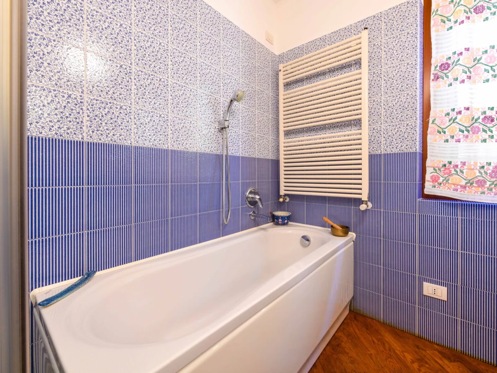 'Silvia2' mit privatem Balkon-Drinnen