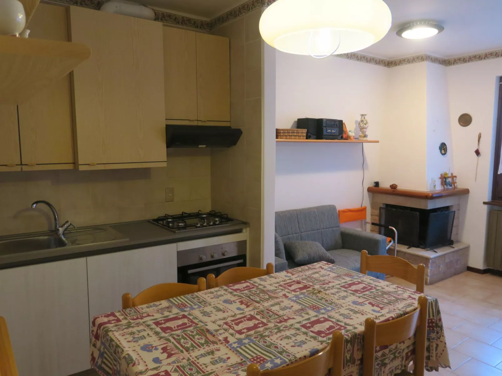 Wohnung mit Balkon mit Seeblick-Drinnen