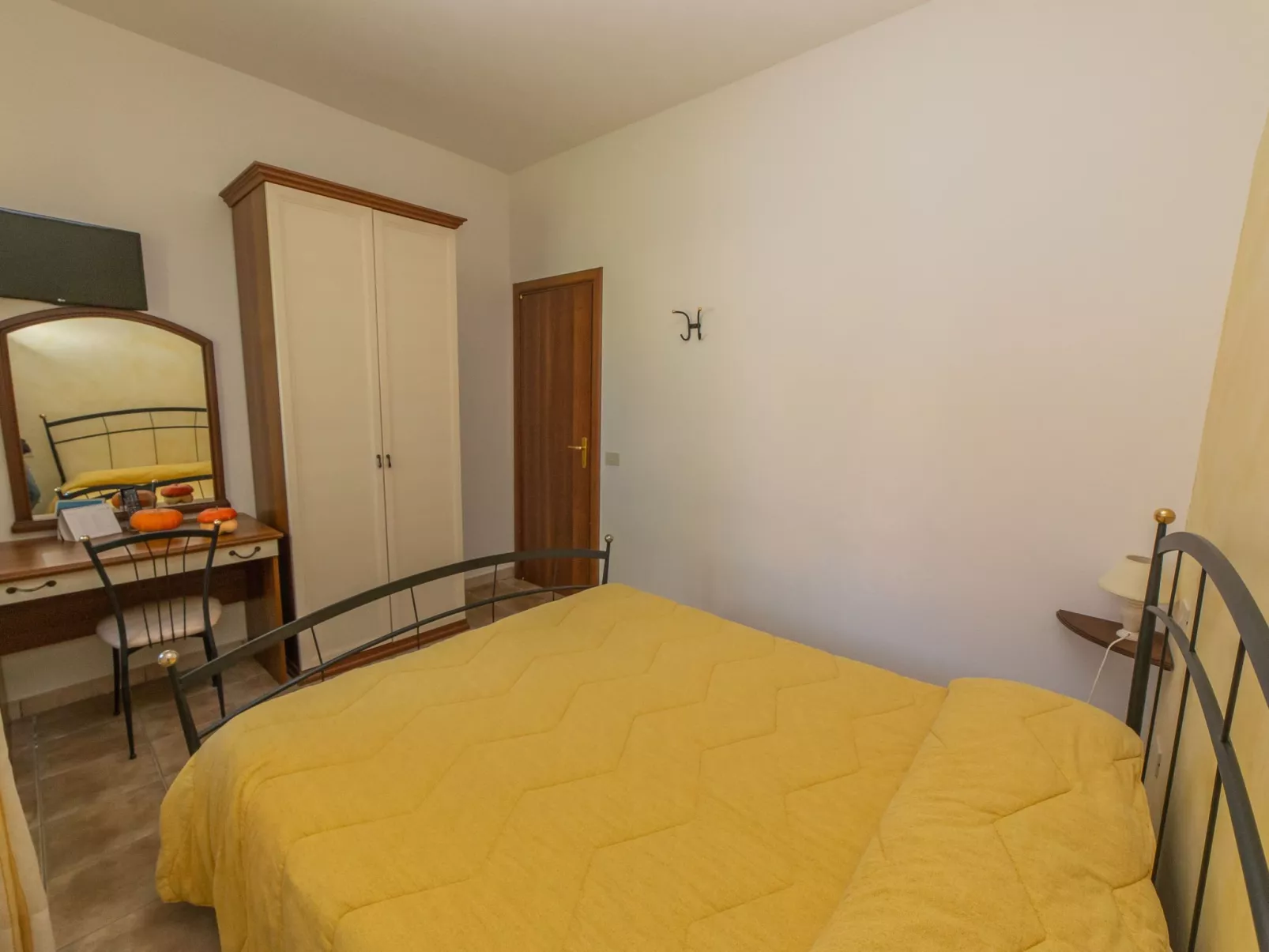 Wohnung 'Sunflower' mit Privatparkplatz-Dedans