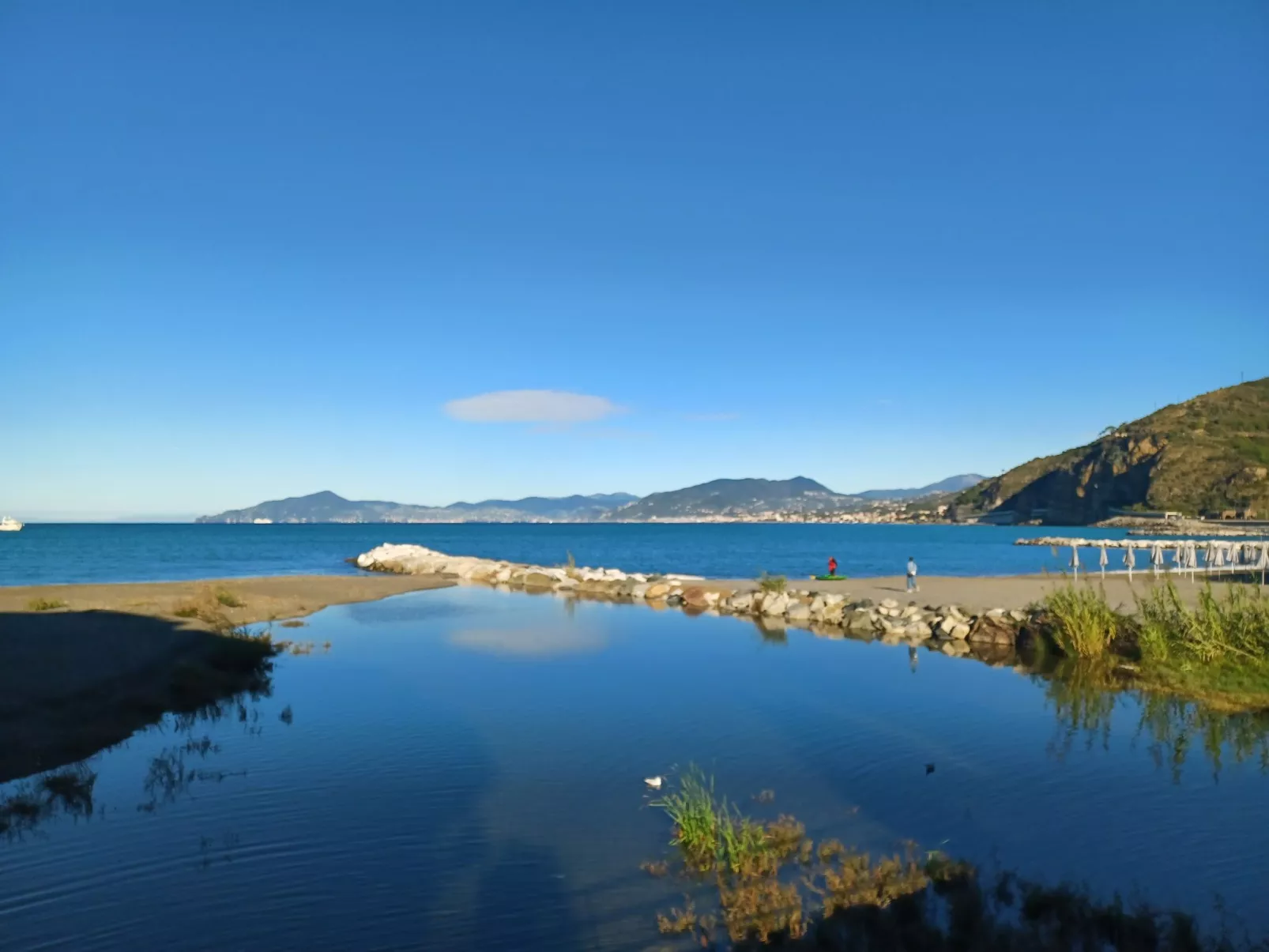 House Holiday Sea by Holiday World-Outside