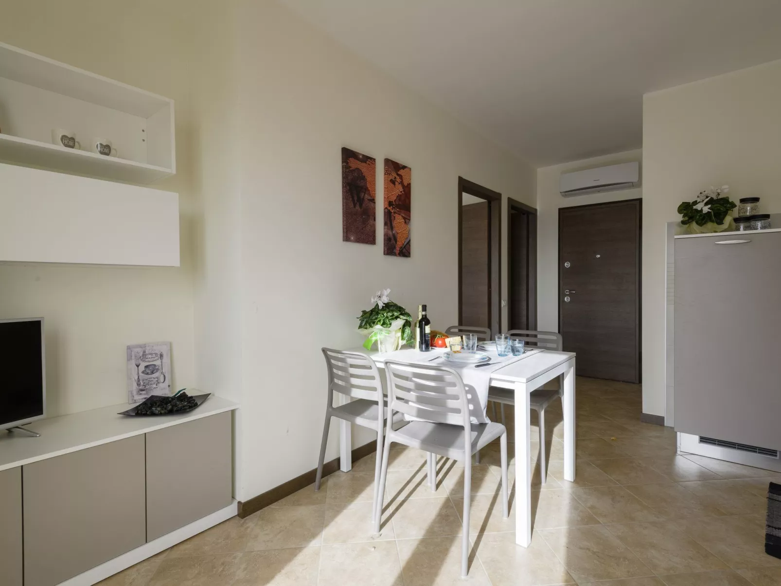 Gloria del Mare - Schwimmbad mit Meerblick - Drinnen