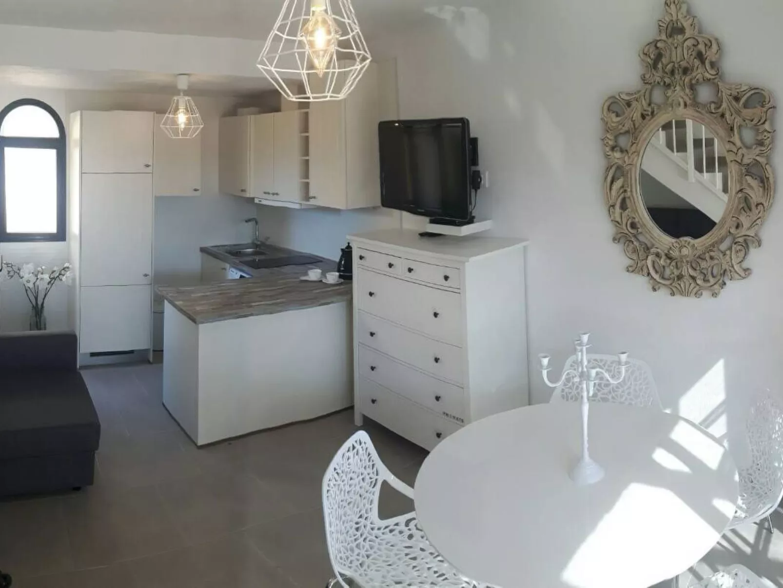 Komfortable Wohnung, Wifi, am Pool-Image-tags.info