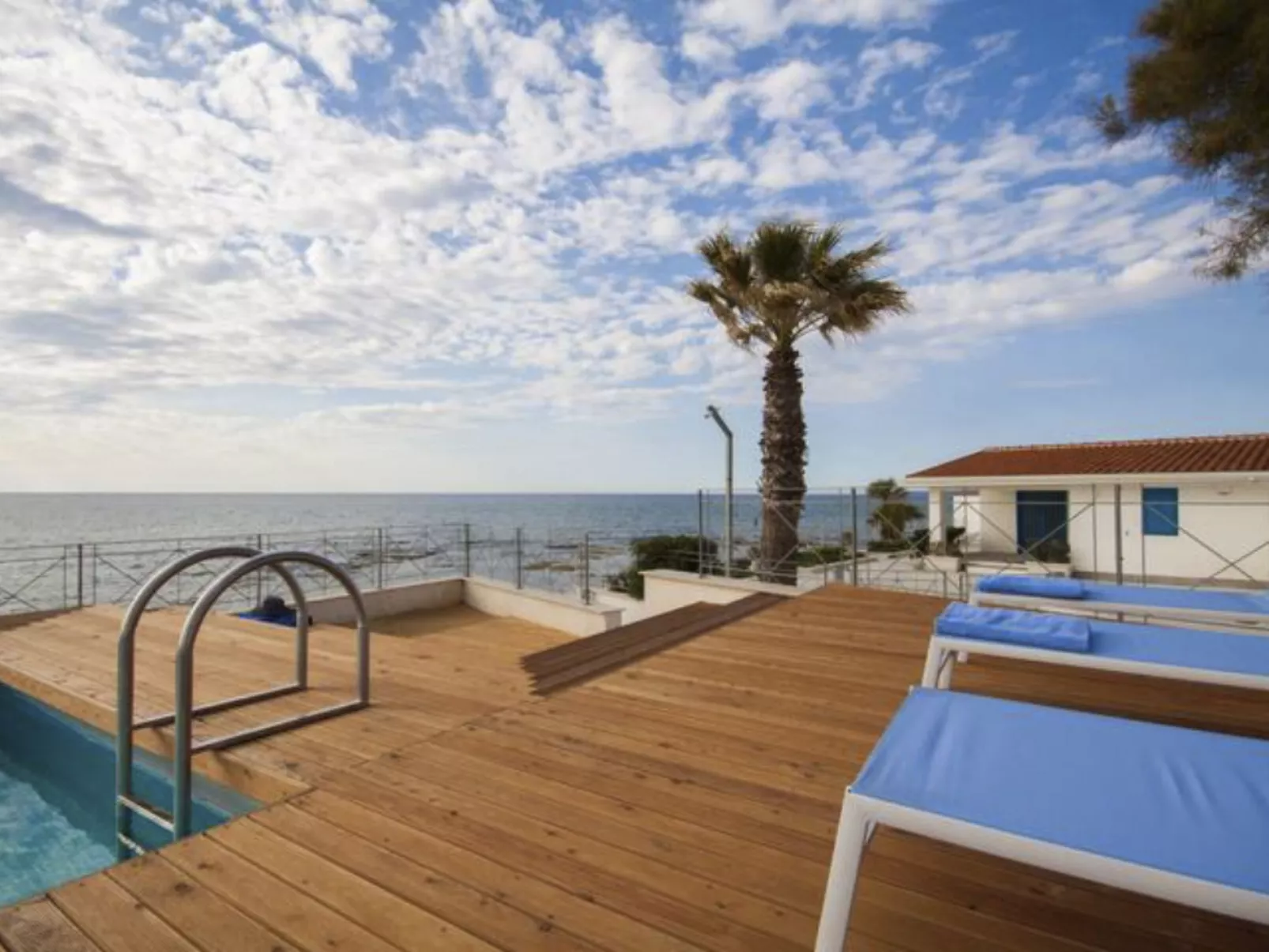 Villa Loreley Marina Beach Resort-Drinnen