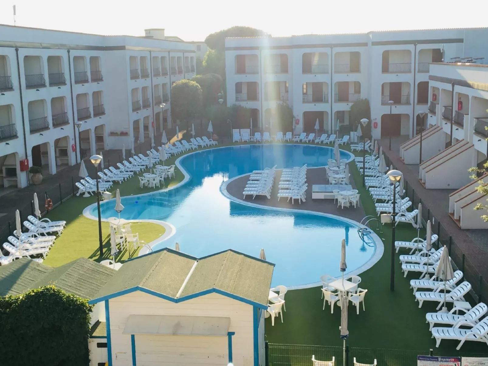 In Lido Di Spina mit Möbliertem Balkon-Dehors