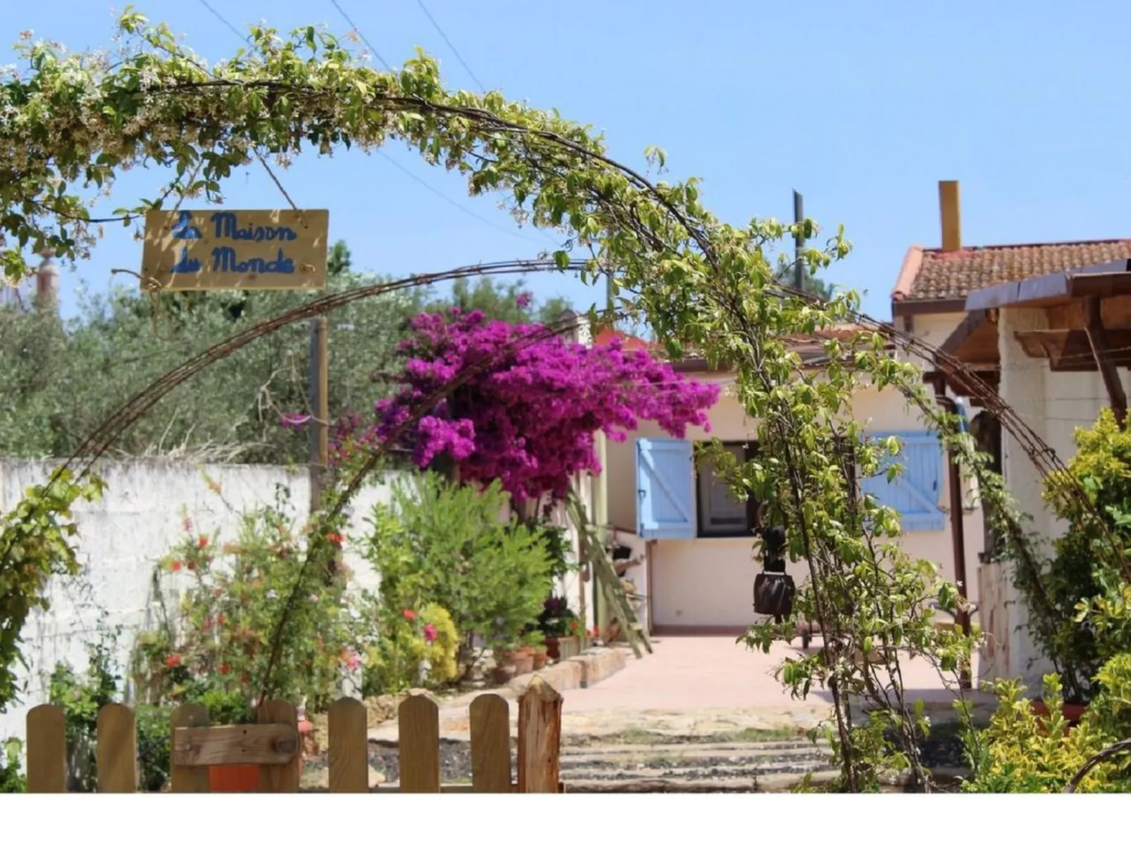 Rustikale Villa mit Steinpool-Image-tags.info