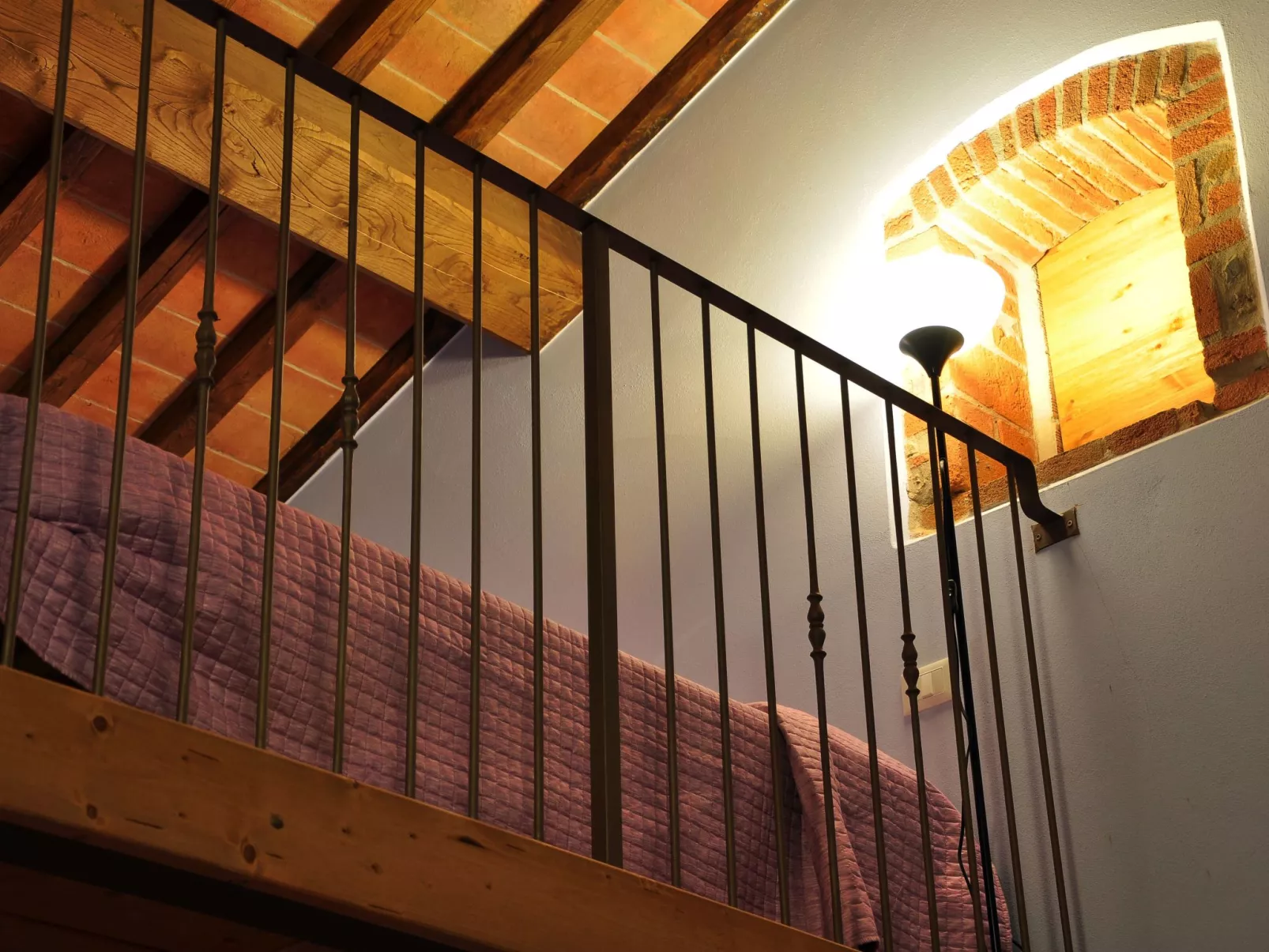 "Casa Olmo" Schwimmbad und Jacuzzi, privater Garten-Inside