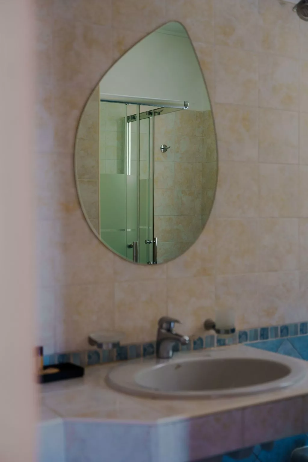 Villa zur alleinigen Nutzung mit 4 Wohnungen-Dedans