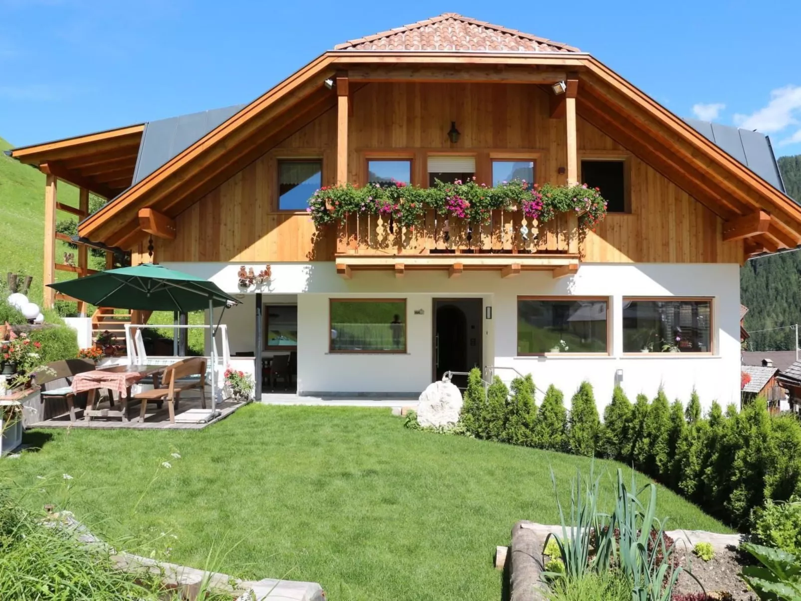 'Ciasa Linda-Draußen