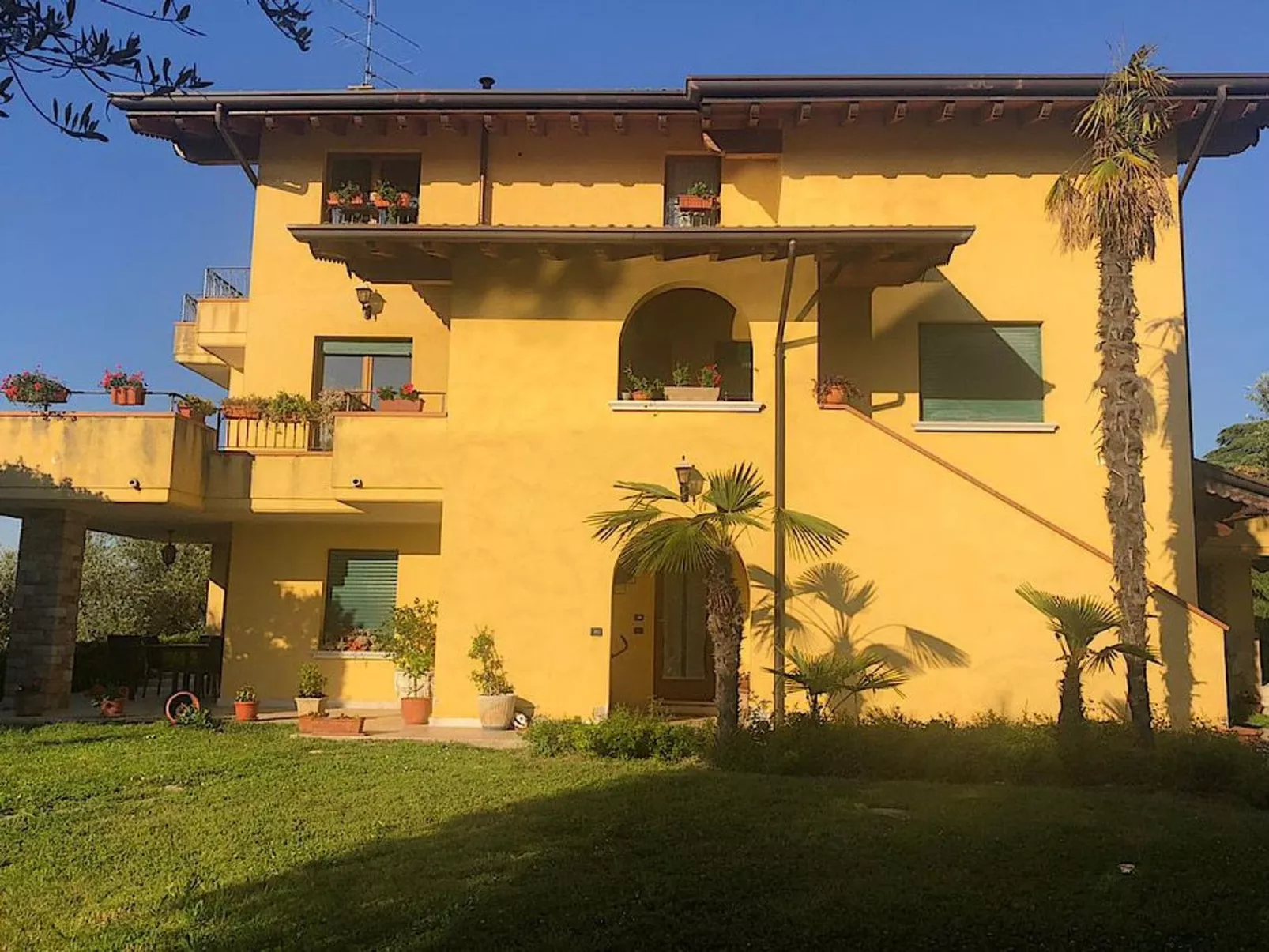 Wohnung mit Seeblick in Villa Elena-Dehors