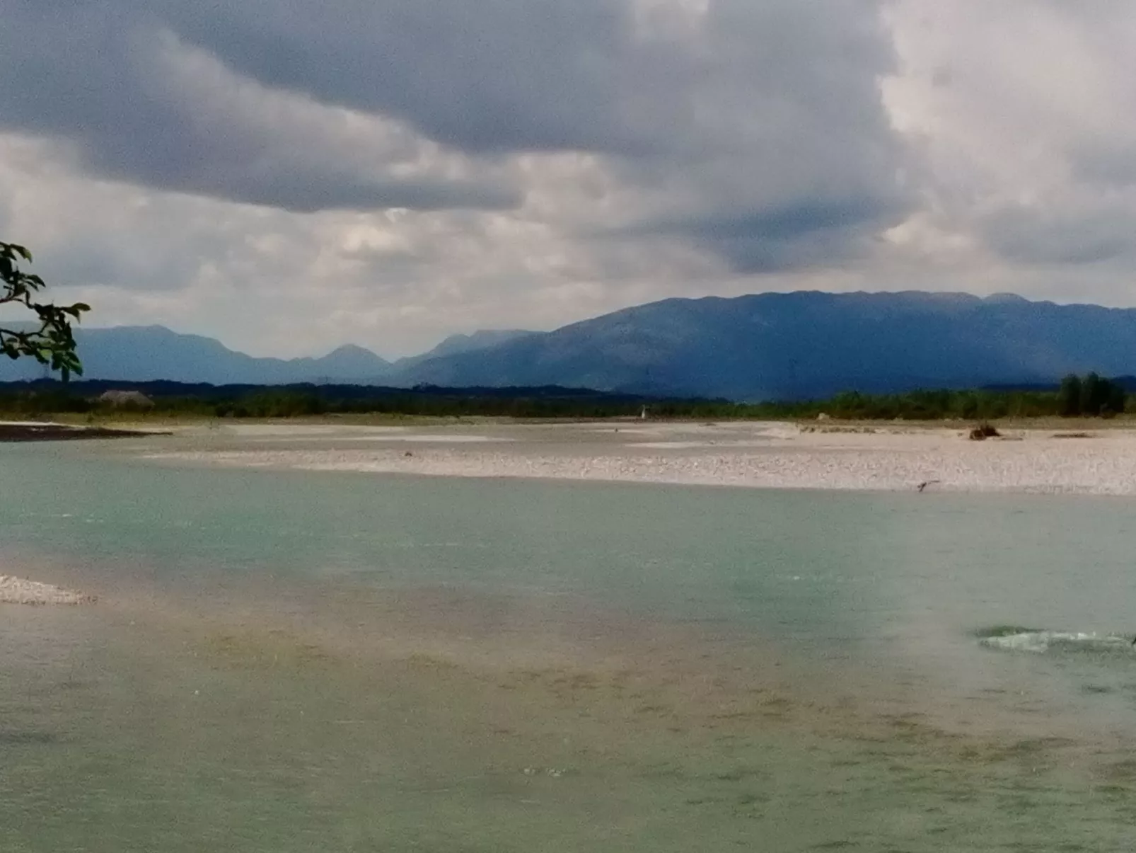 Auf einem ummauerten Grundstück-Image-tags.info